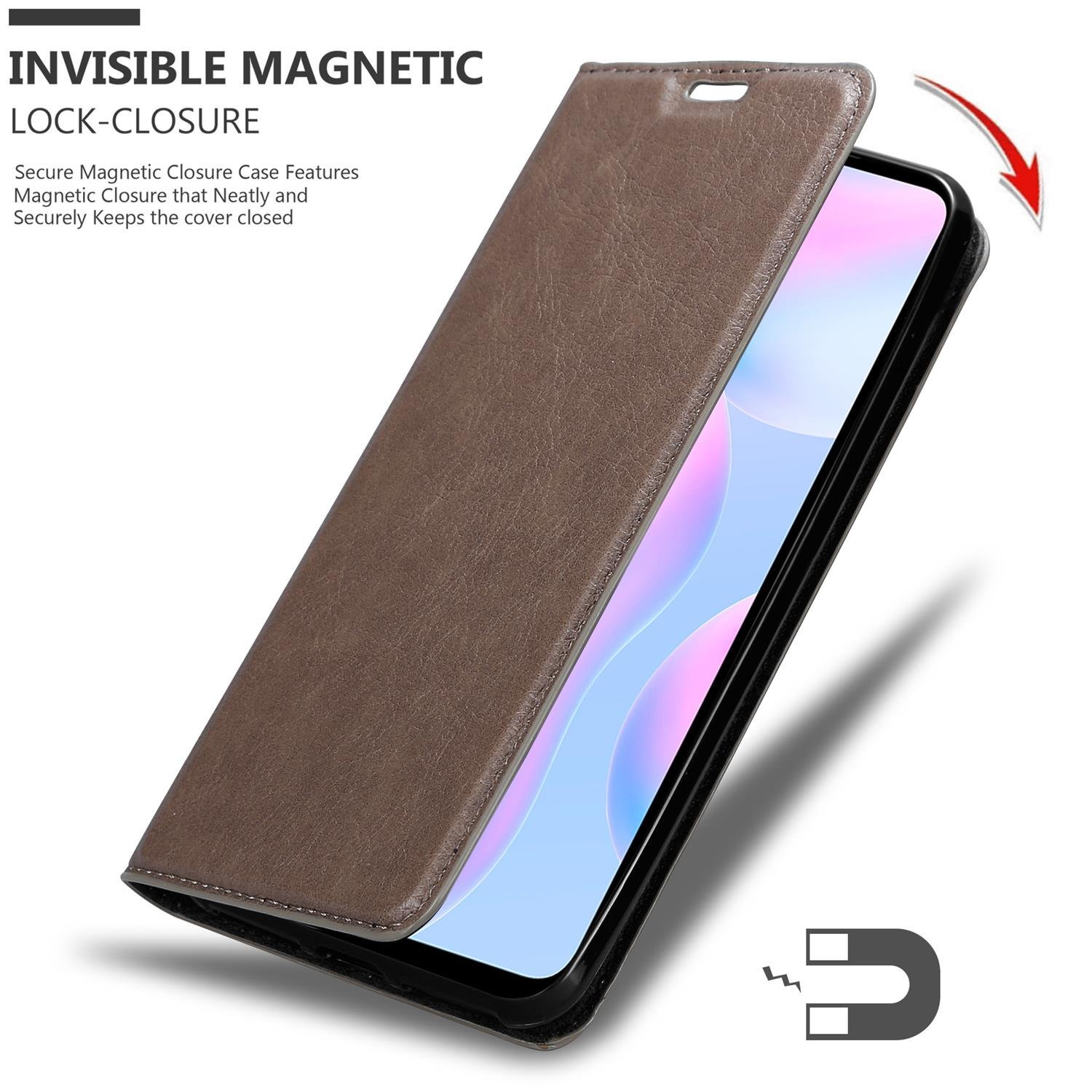 Una custodia per telefono in pelle marrone è aperta, rivelando uno smartphone. La custodia ha una chiusura magnetica.