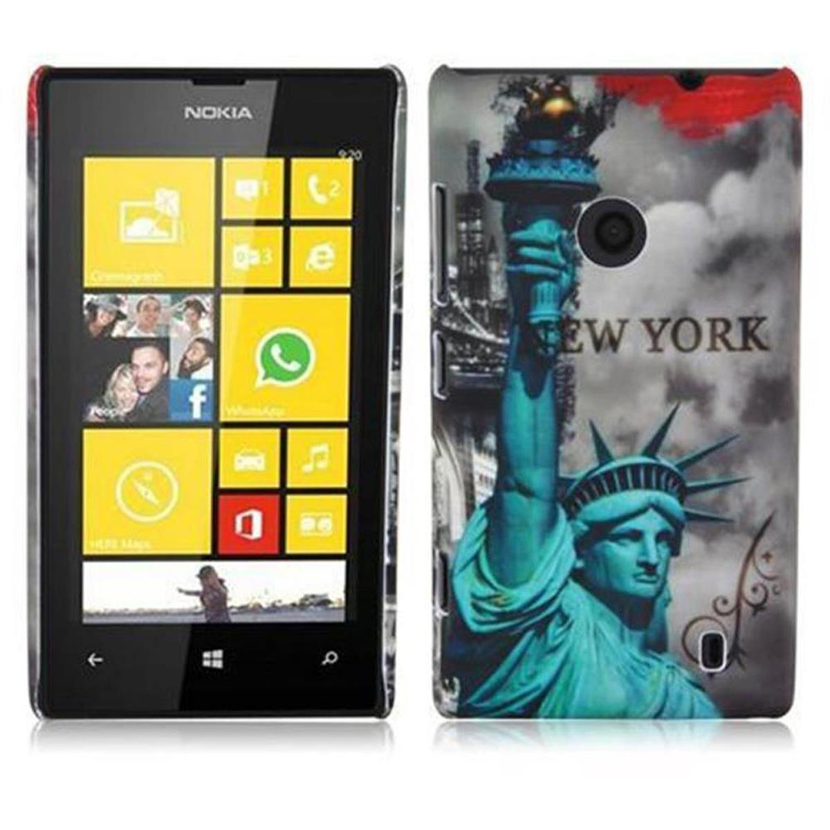 Nokia-Telefon mit New-York-Design-Hülle. Freiheitsstatue ist sichtbar.