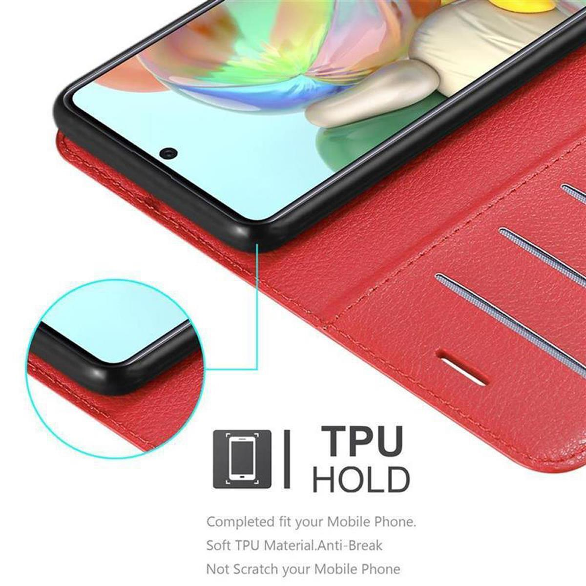 Rote Handyhülle, die ein Handy hält. Text: TPU HOLD. Der Hintergrund ist weiß.