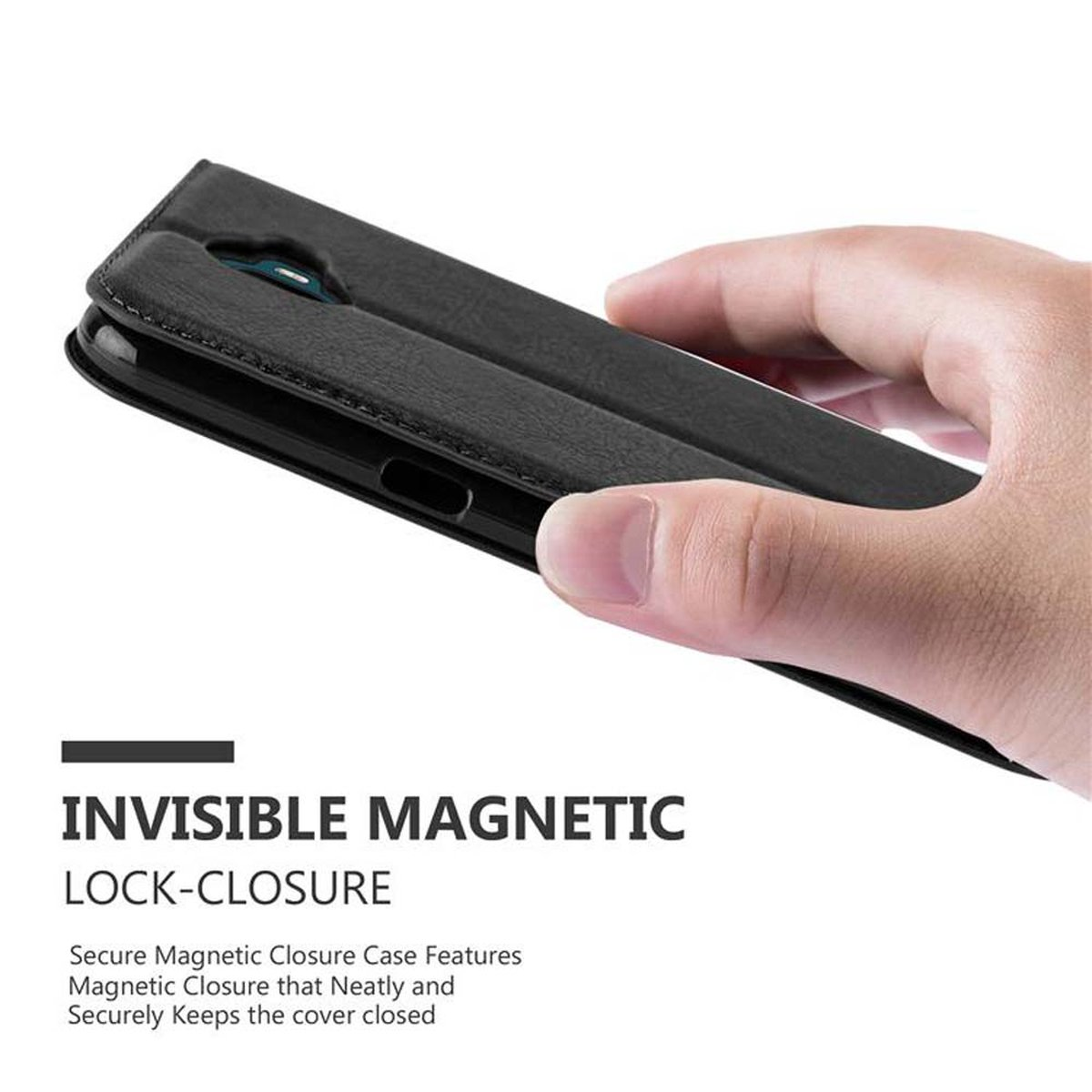 Schwarze Handyhülle in einer Hand gehalten. Die Hülle hat einen unsichtbaren Magnetverschluss.