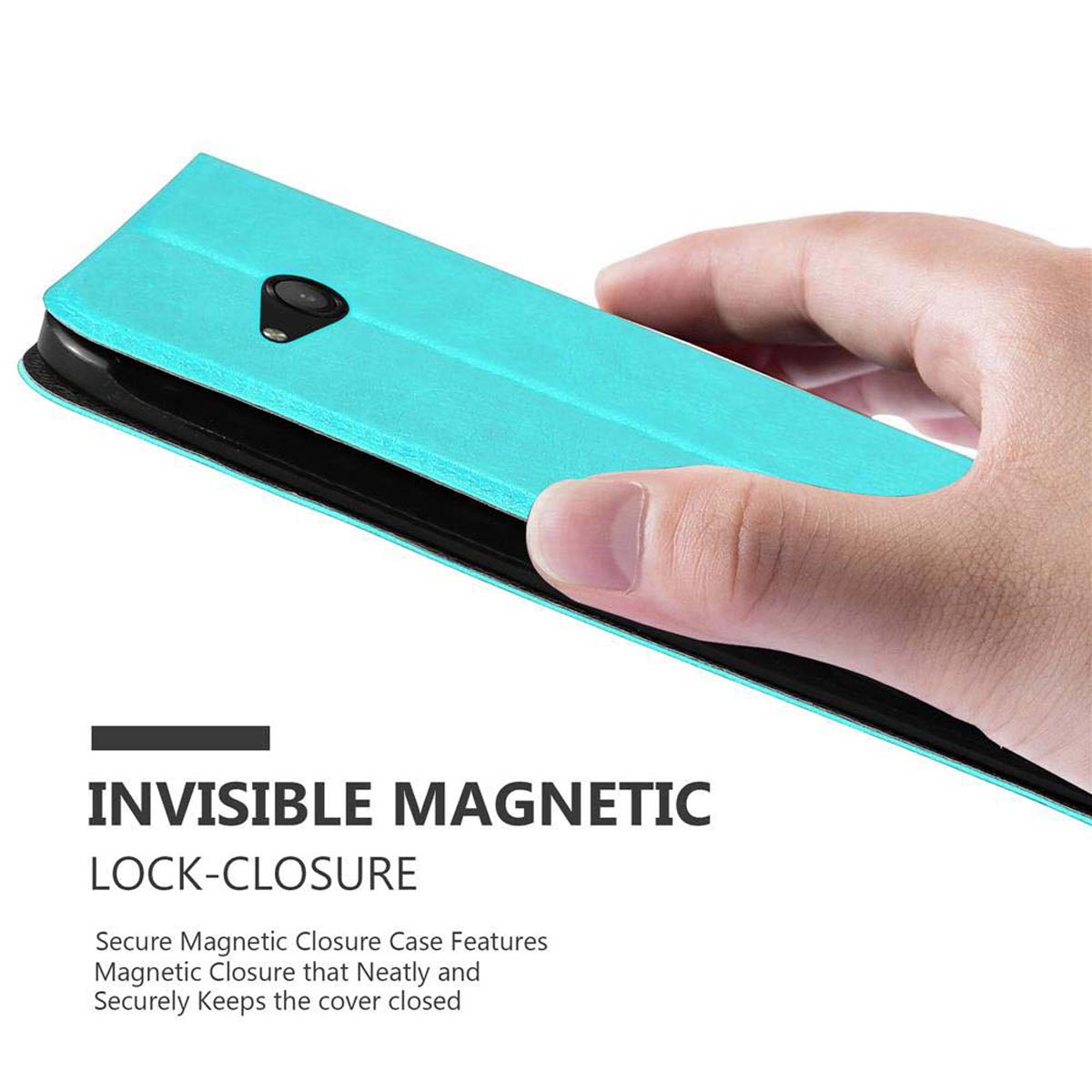 Mano che tiene una custodia per telefono verde acqua con un telefono all'interno. Blocco magnetico mostrato.