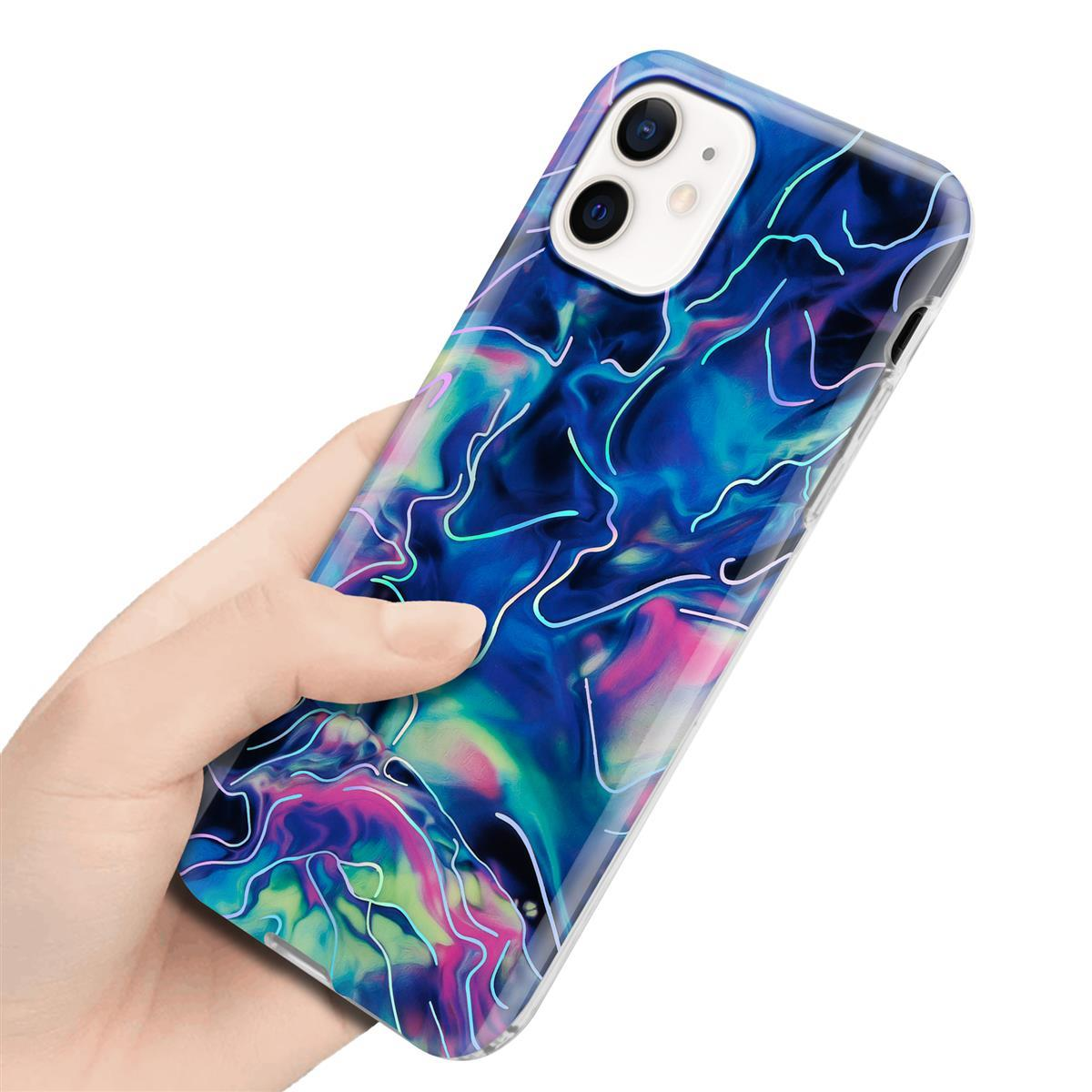 Mano che tiene un telefono con un design blu e viola. La custodia ha un motivo ondulato.