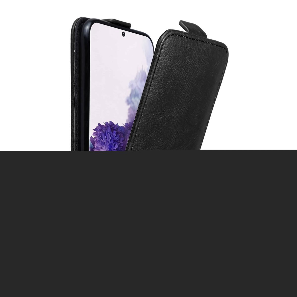 Custodia per telefono nera, aperta. Telefono visibile all'interno. Sfondo floreale viola.