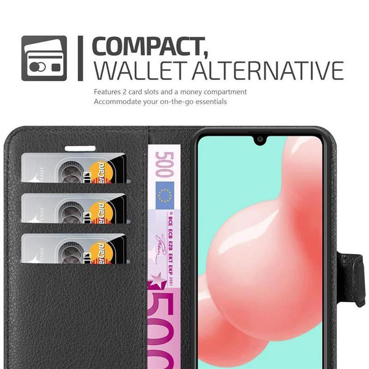 Nahaufnahme einer schwarzen Handyhülle mit Kreditkarten und Geld darin. Das Telefon ist sichtbar.