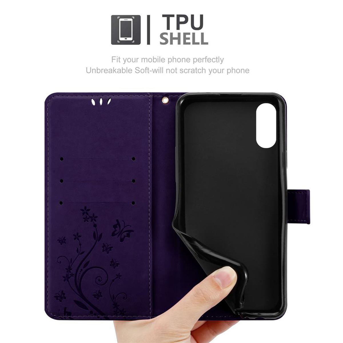 Custodia viola aperta, mostra scomparto e fessure per carte. Mano tiene custodia nera.