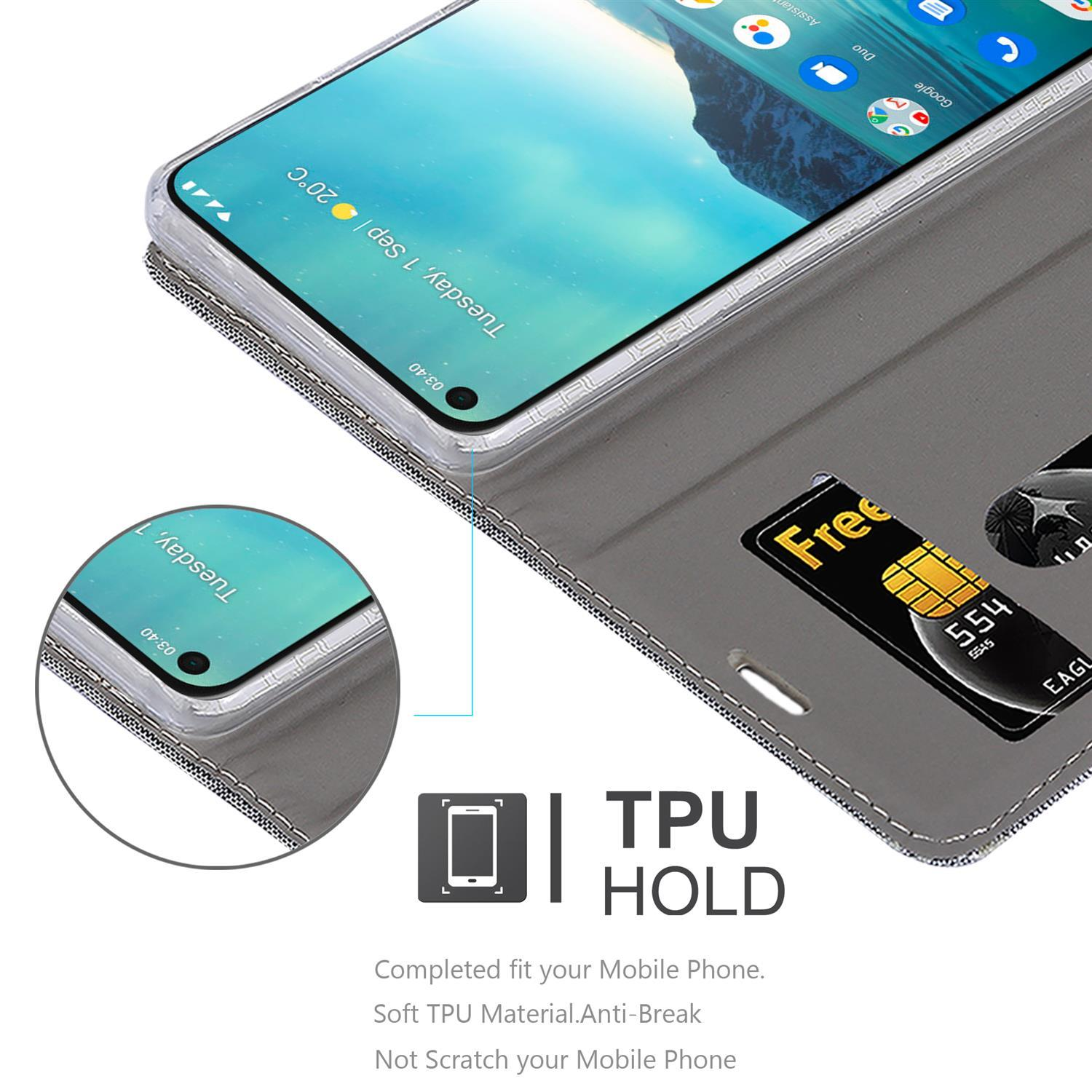 Telefon in grauer Brieftaschenhülle mit Kartenfächern, mit TPU HOLD-Etikett und Datum auf dem Bildschirm.