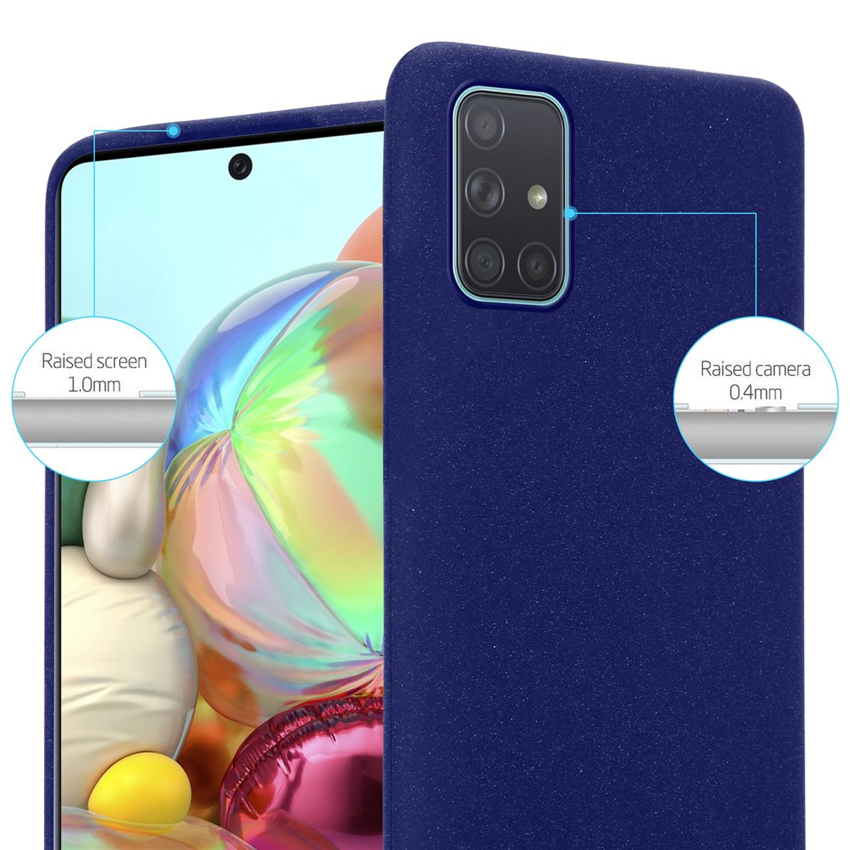 Primo piano di una custodia blu per telefono. Schermo e fotocamera rialzati evidenziati.