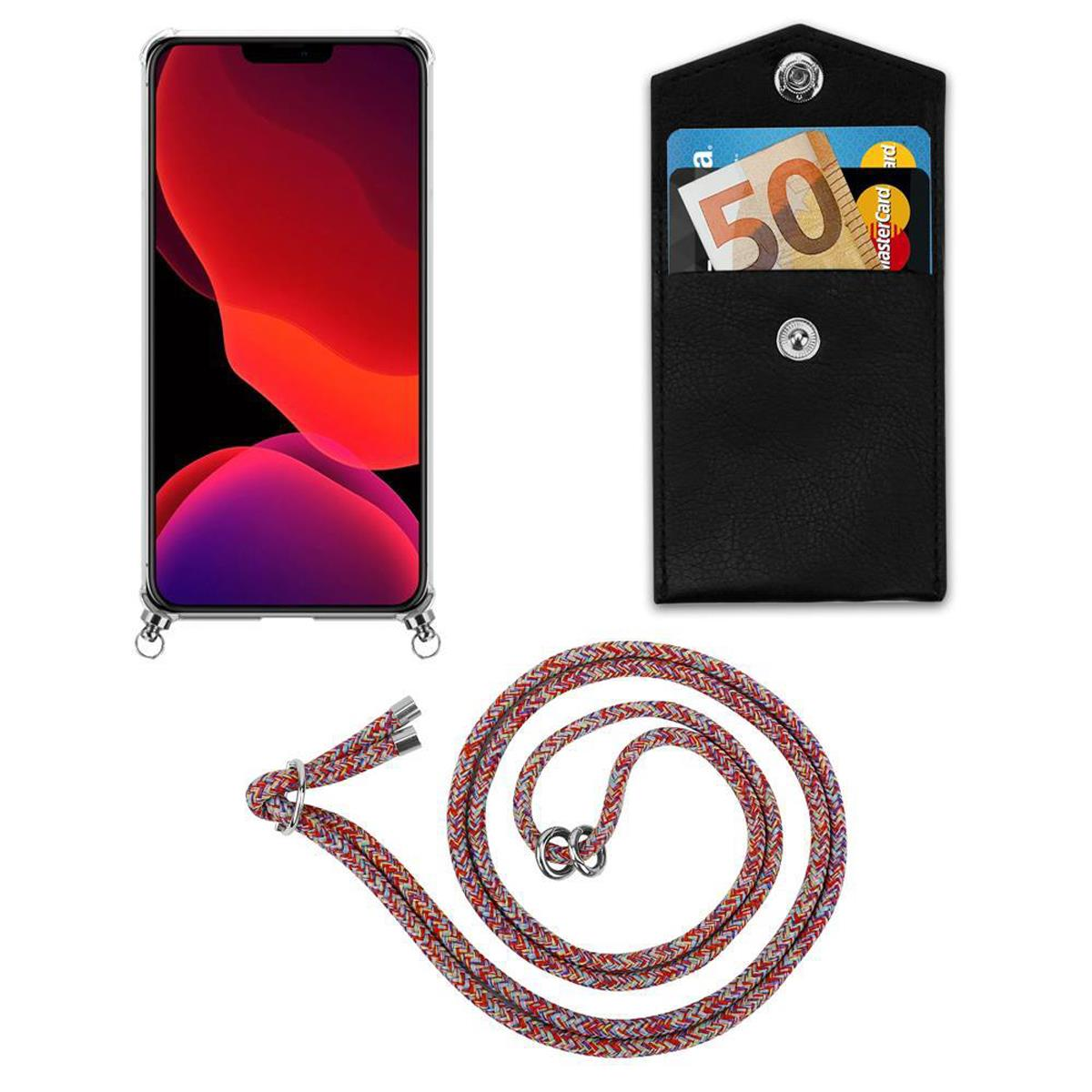 Telefon mit Lanyard und schwarzer Hülle, die eine Mastercard und einen 50-Euro-Schein hält.