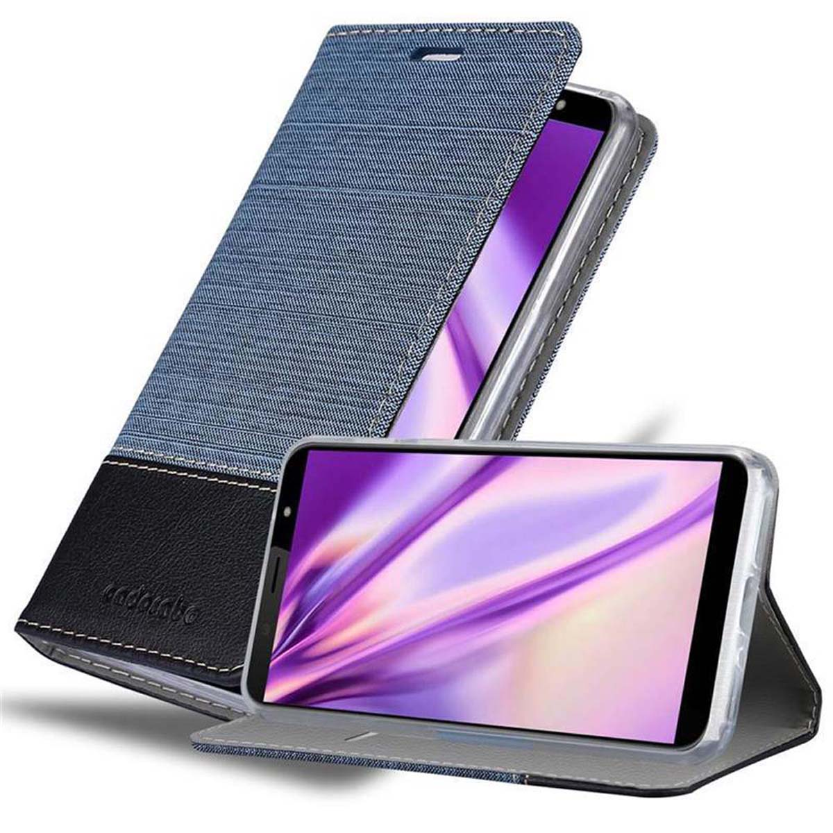 Funda de teléfono de estilo denim azul. El teléfono está dentro y en exhibición. La funda tiene un lado negro.