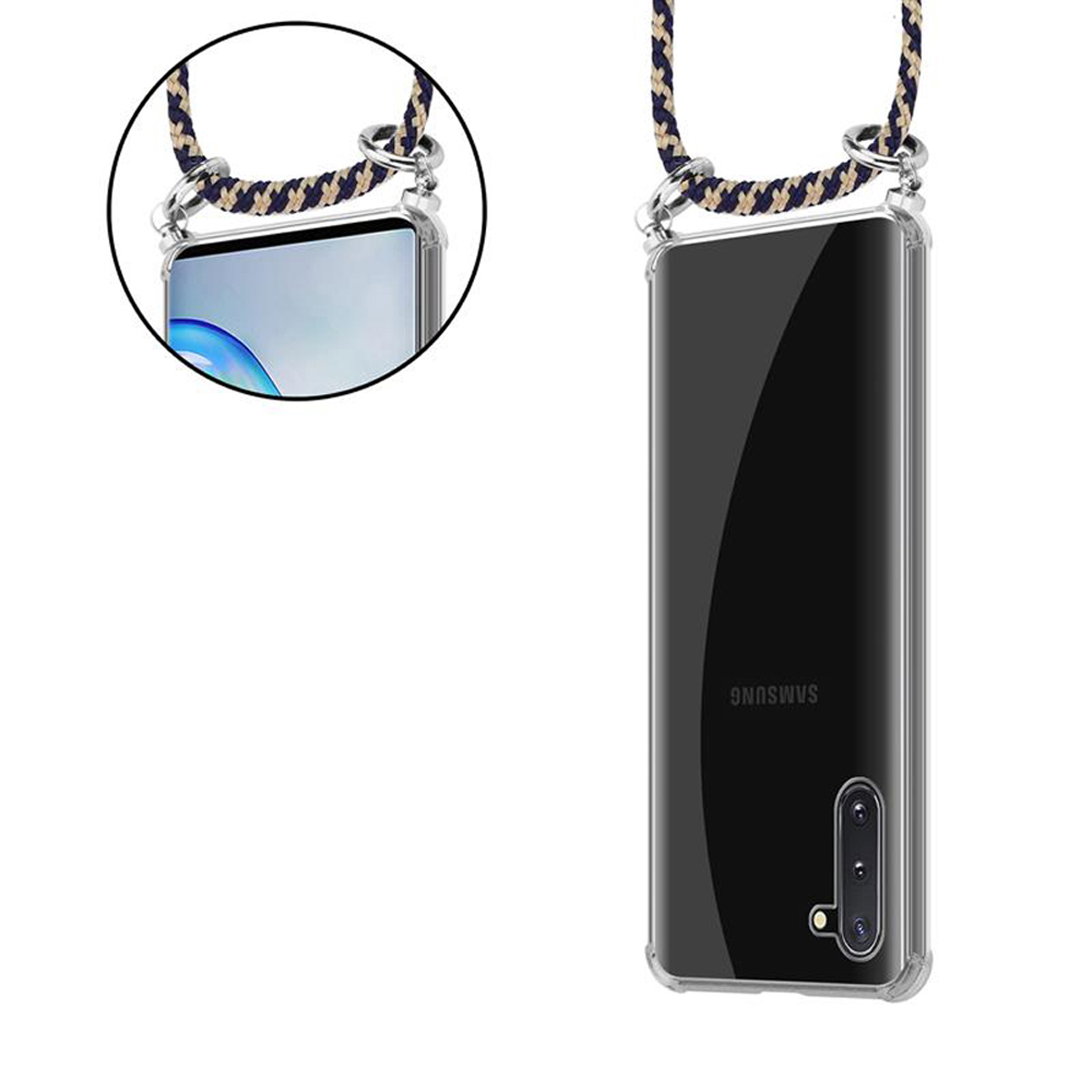 Un telefono in una custodia trasparente con un cordino blu e oro. Il telefono ha una fotocamera a tripla lente.