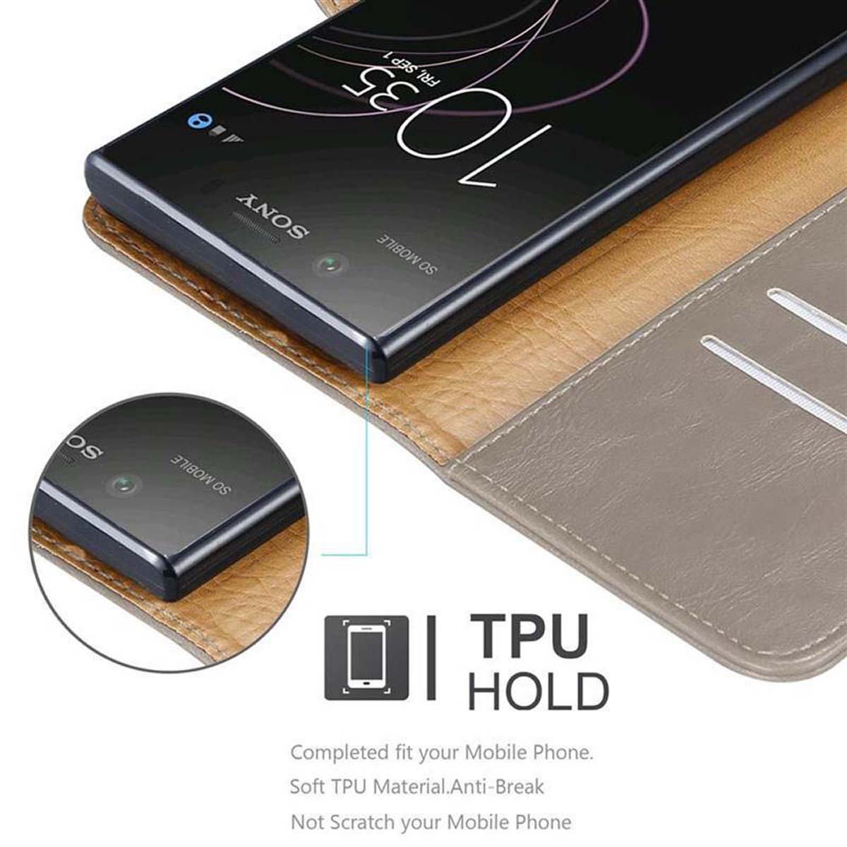 Teléfono en una funda con la pantalla encendida, mostrando la fecha y hora. También mostrando los detalles.