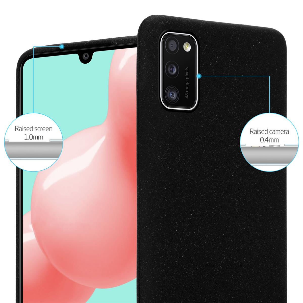 Custodia e telefono neri con dettagli dello schermo e della fotocamera rialzati. Lo sfondo è bianco.