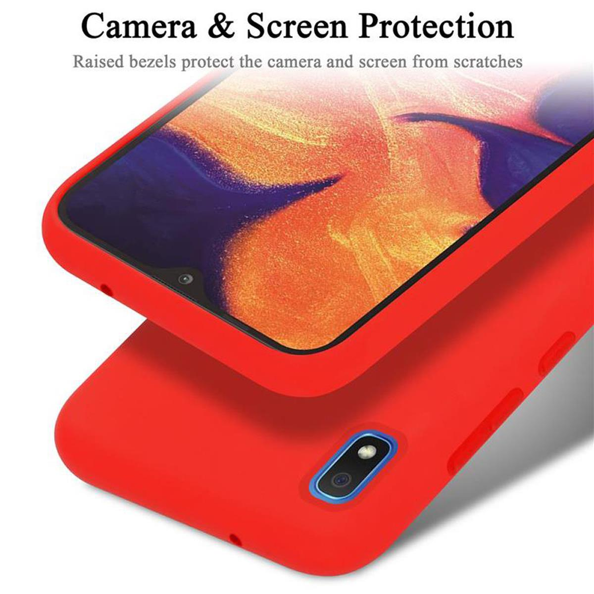 Rote Handyhülle auf einem Telefon, mit erhöhten Blenden für Bildschirm- und Kameraschutz, vor weißem Hintergrund.