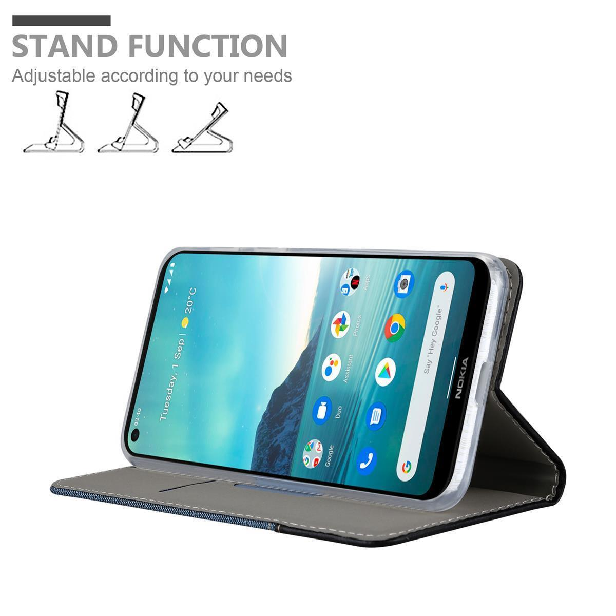 Telefono in una custodia a libro, schermo che mostra icone. Testo: FUNZIONE SUPPORTO.