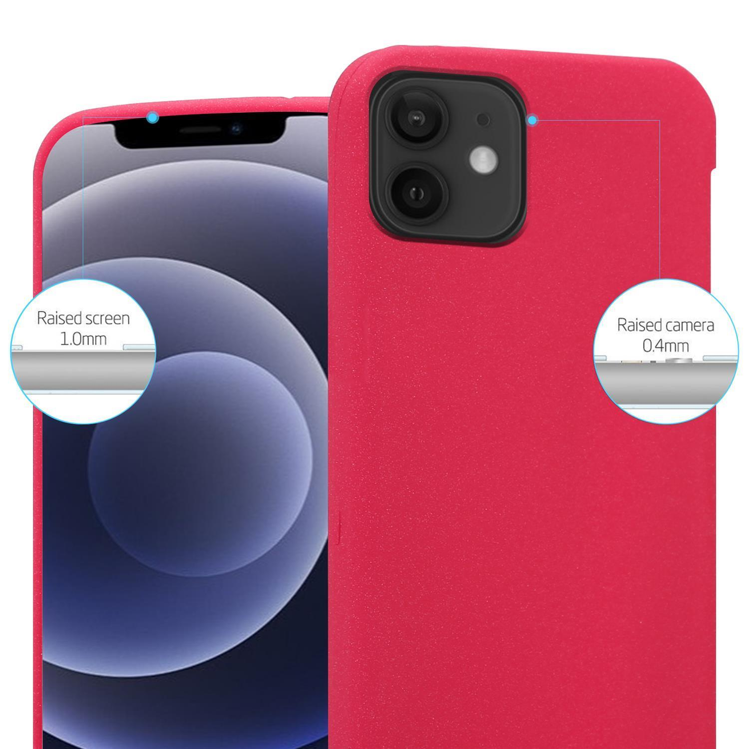 Custodia per telefono rossa. Dettagli dello schermo e della fotocamera rialzati. Sfondo bianco.