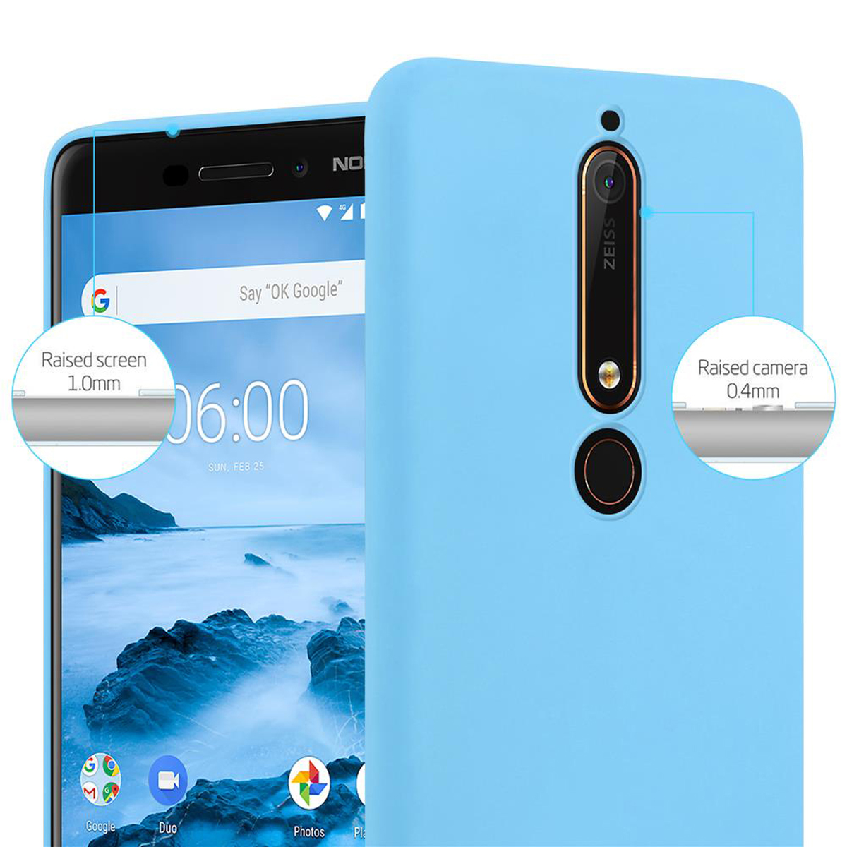 Eine hellblaue Handyhülle befindet sich auf einem schwarzen Telefon. Der Bildschirm zeigt die Uhrzeit. Das Telefon befindet sich auf einer weißen Oberfläche.