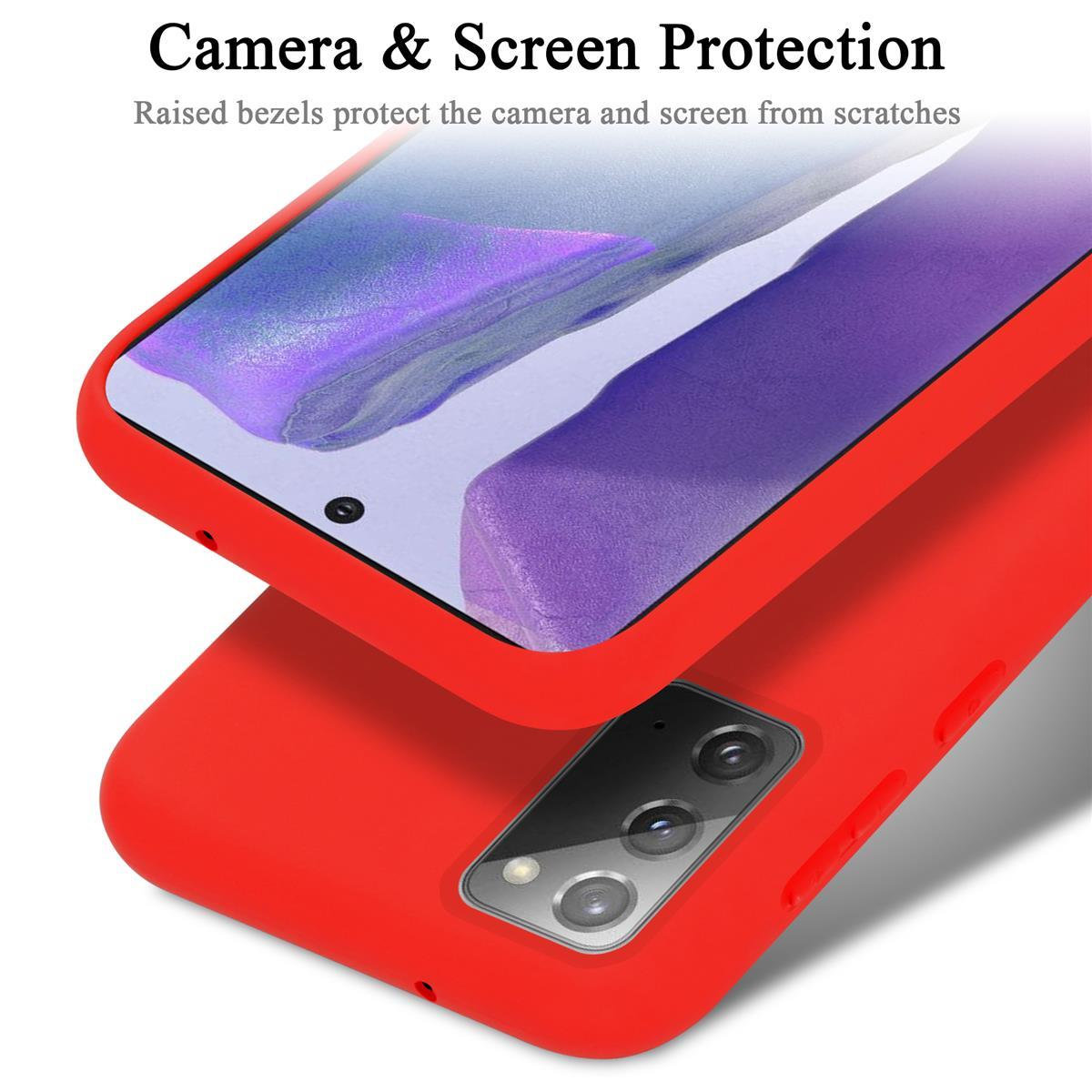Una custodia rossa per telefono protegge la fotocamera e lo schermo. Il testo evidenzia la protezione della fotocamera e dello schermo con le cornici rialzate.