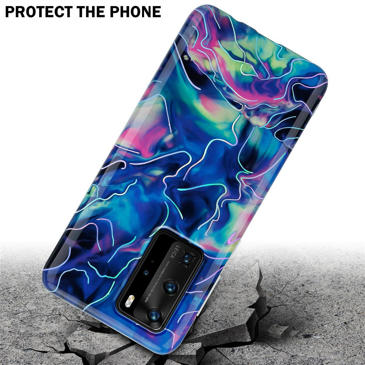 Telefono con custodia colorata su superficie crepata. Lo sfondo è bianco.