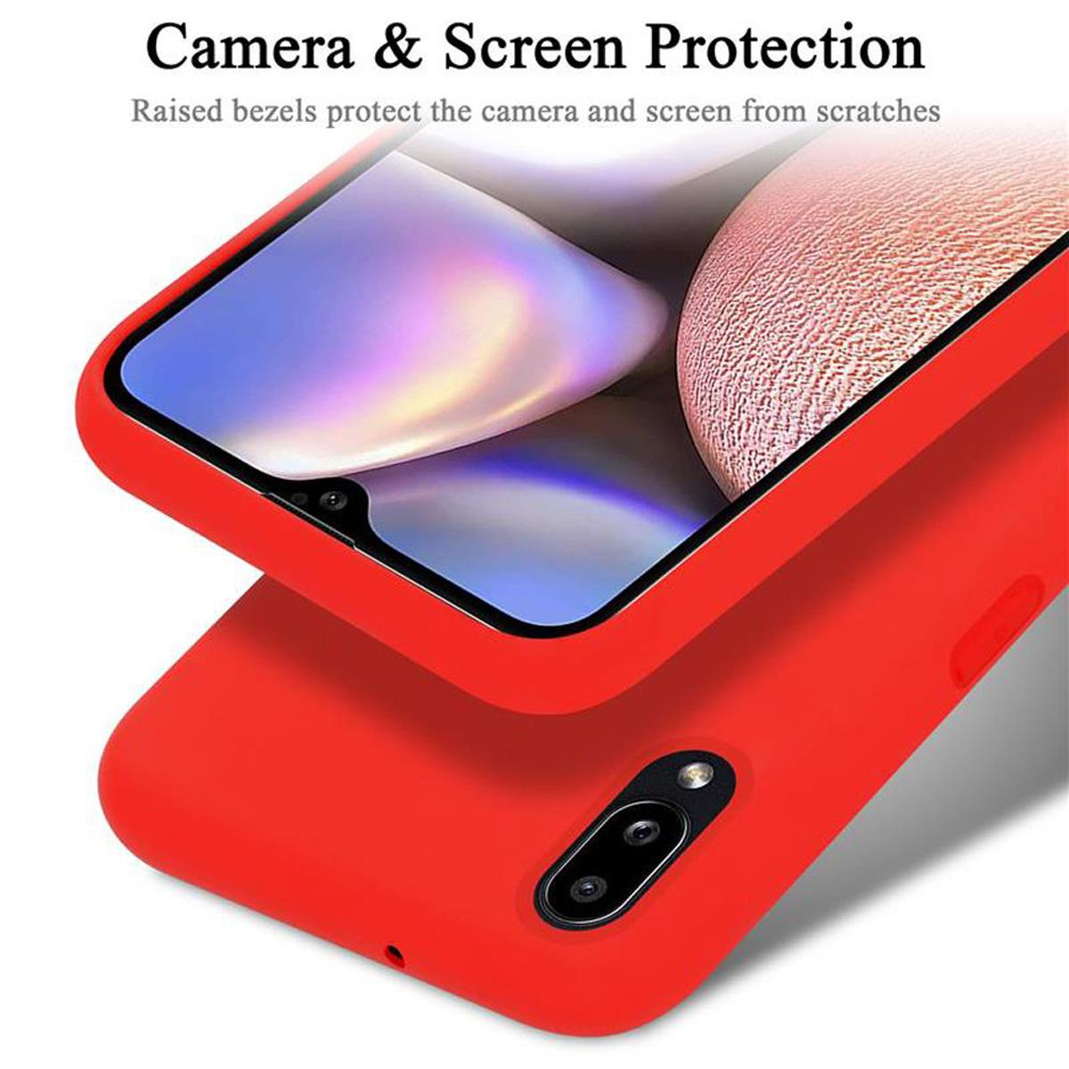 Nahaufnahme einer roten Handyhülle mit Kamera- und Bildschirmschutz. Das Telefon ist rot.