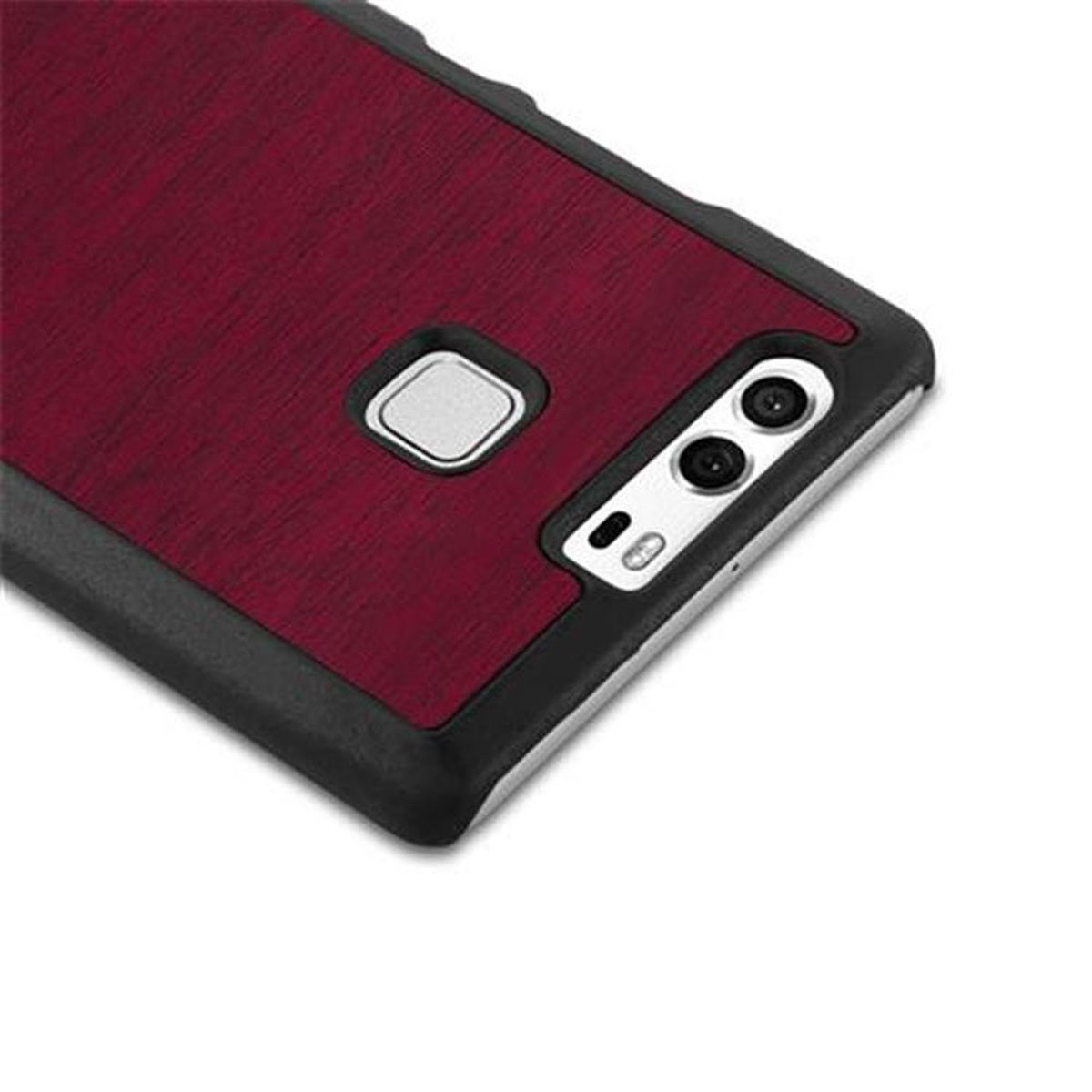 Funda de teléfono roja con veta de madera y borde negro. Cámara dual y sensor de huellas cuadrado.