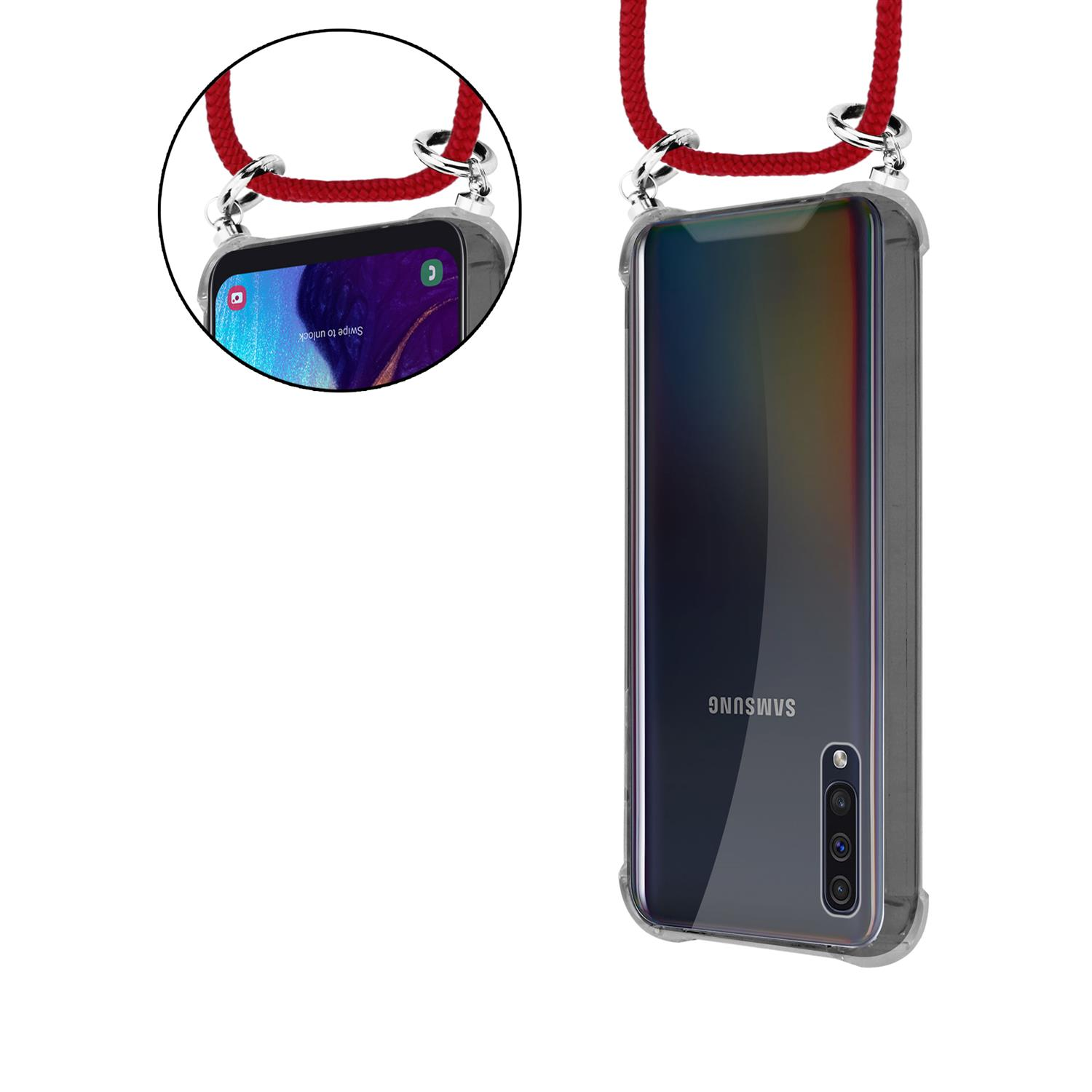 Samsung-Telefon in klarer Hülle mit Lanyard. Detail zeigt Bildschirm. Hintergrund ist weiß.