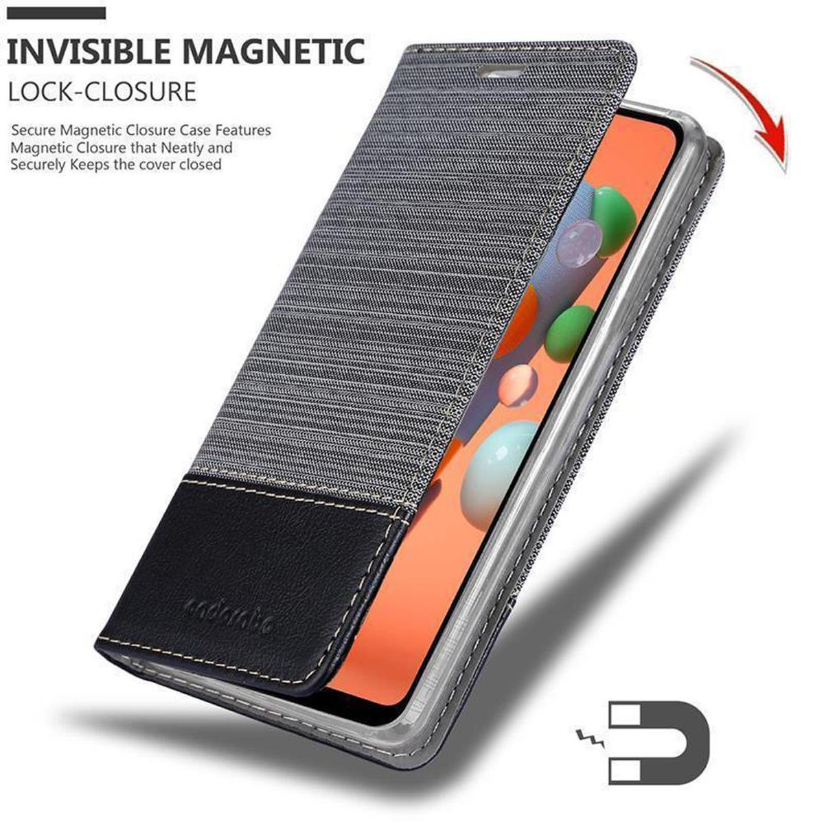 Una custodia per telefono con un telefono all'interno è mostrata, con la scritta 'INVISIBLE MAGNETIC LOCK-CLOSURE'.