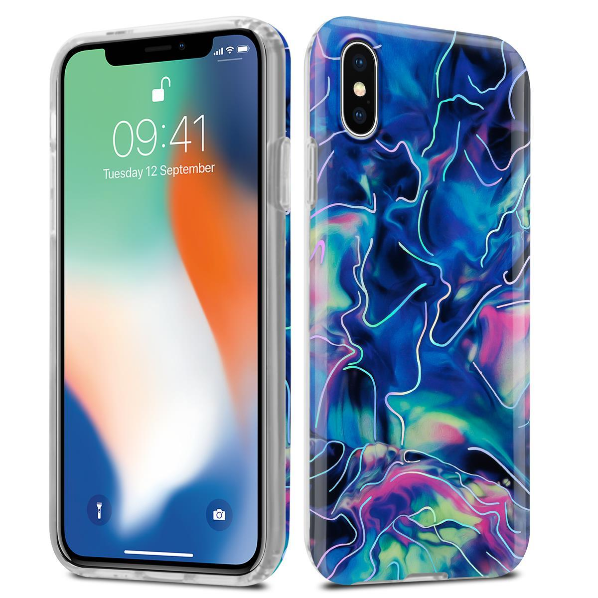 Due telefoni, uno acceso, uno spento. Uno ha una cover colorata, l'altro trasparente.