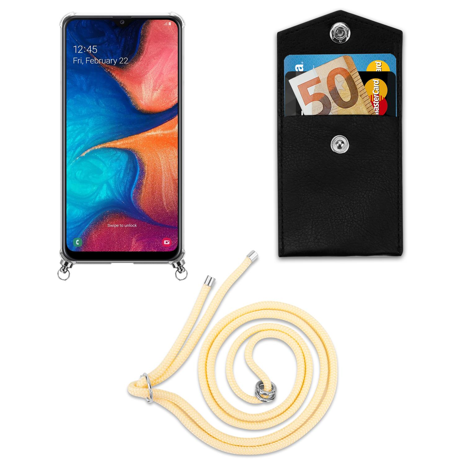 Una custodia nera per telefono con carte e una banconota da 50 euro, un telefono e un cordino color crema.