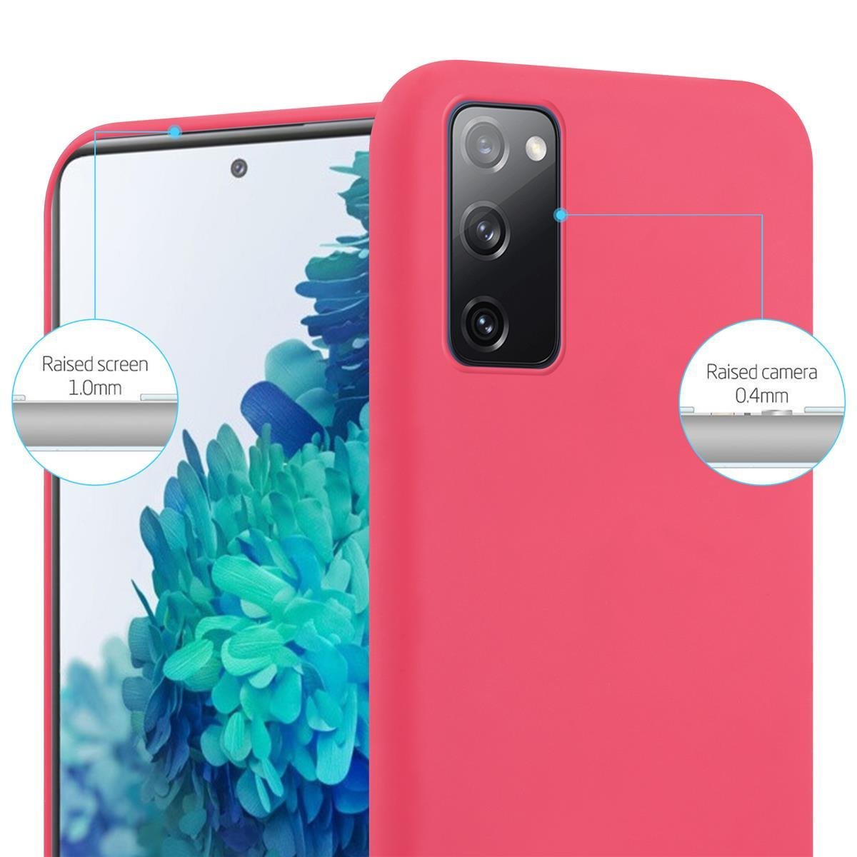 Rosa Handyhülle um ein Telefon. Nahaufnahme zeigt erhöhten Bildschirm und Kameradetails. Telefonbildschirm ist sichtbar.