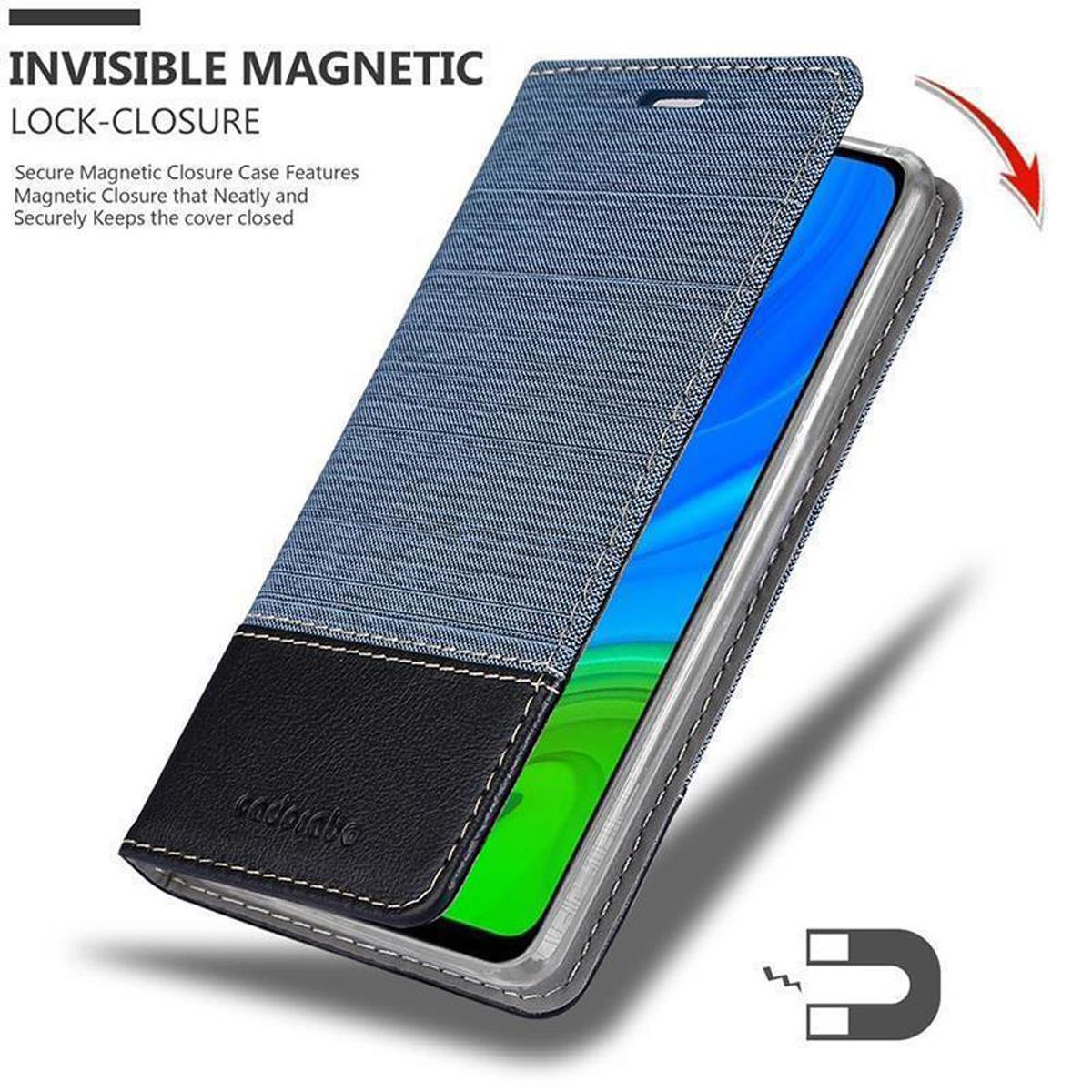 Custodia per telefono con copertura in denim e fondo nero. La custodia ha una chiusura magnetica.