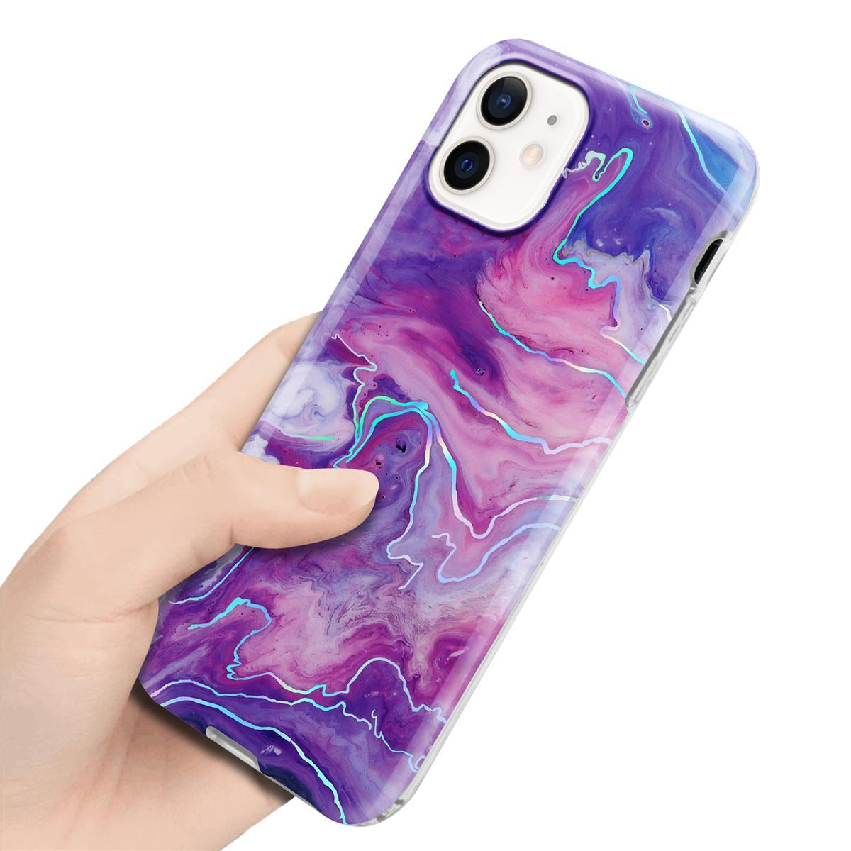 Mano che tiene un telefono con una custodia in marmo colorato.