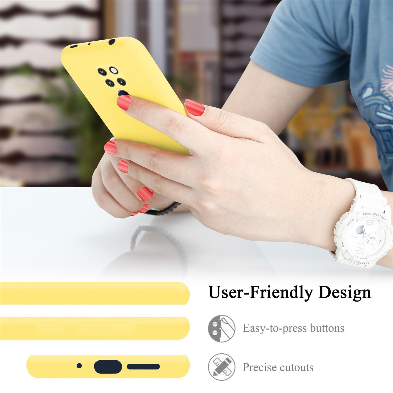 Hände halten eine gelbe Handyhülle. Die Handyhülle hat ein benutzerfreundliches Design. Sichtbare Knöpfe und Aussparungen.