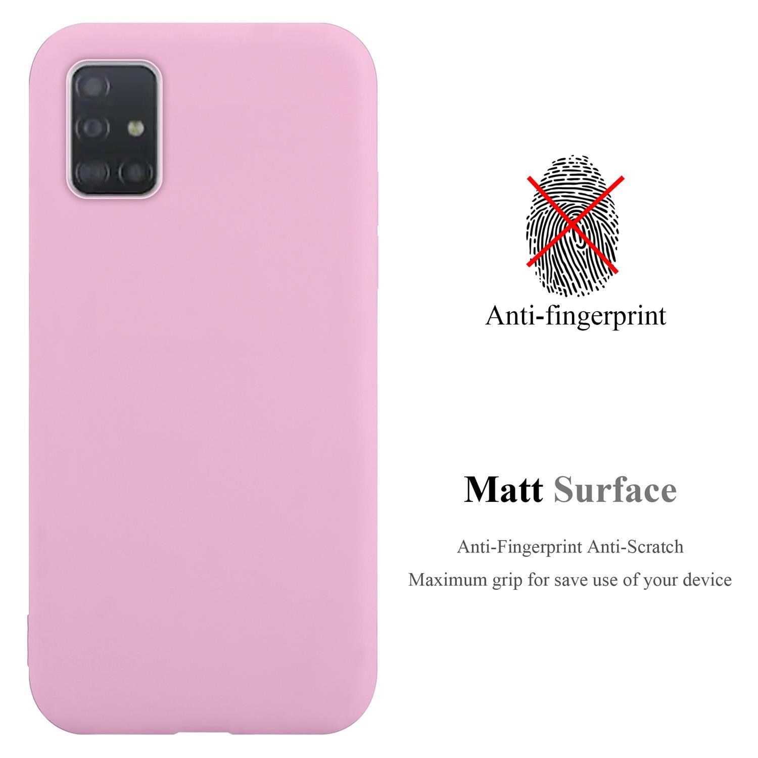 Custodia per telefono rosa. Superficie anti-impronta e opaca. Il testo dice antigraffio e presa massima.