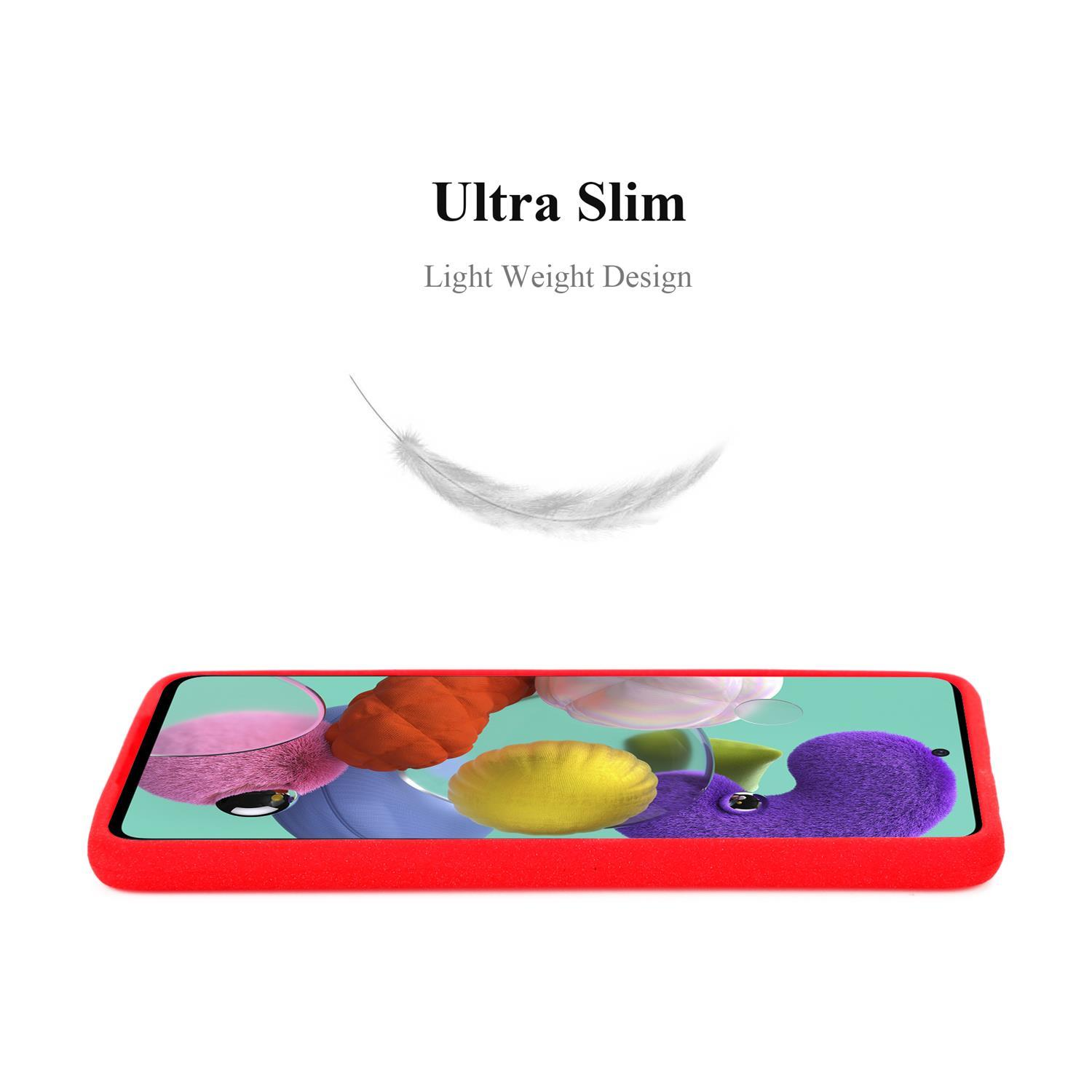 Custodia per telefono rossa con oggetti colorati all'interno. Testo: Ultra Slim. Lo sfondo è bianco.