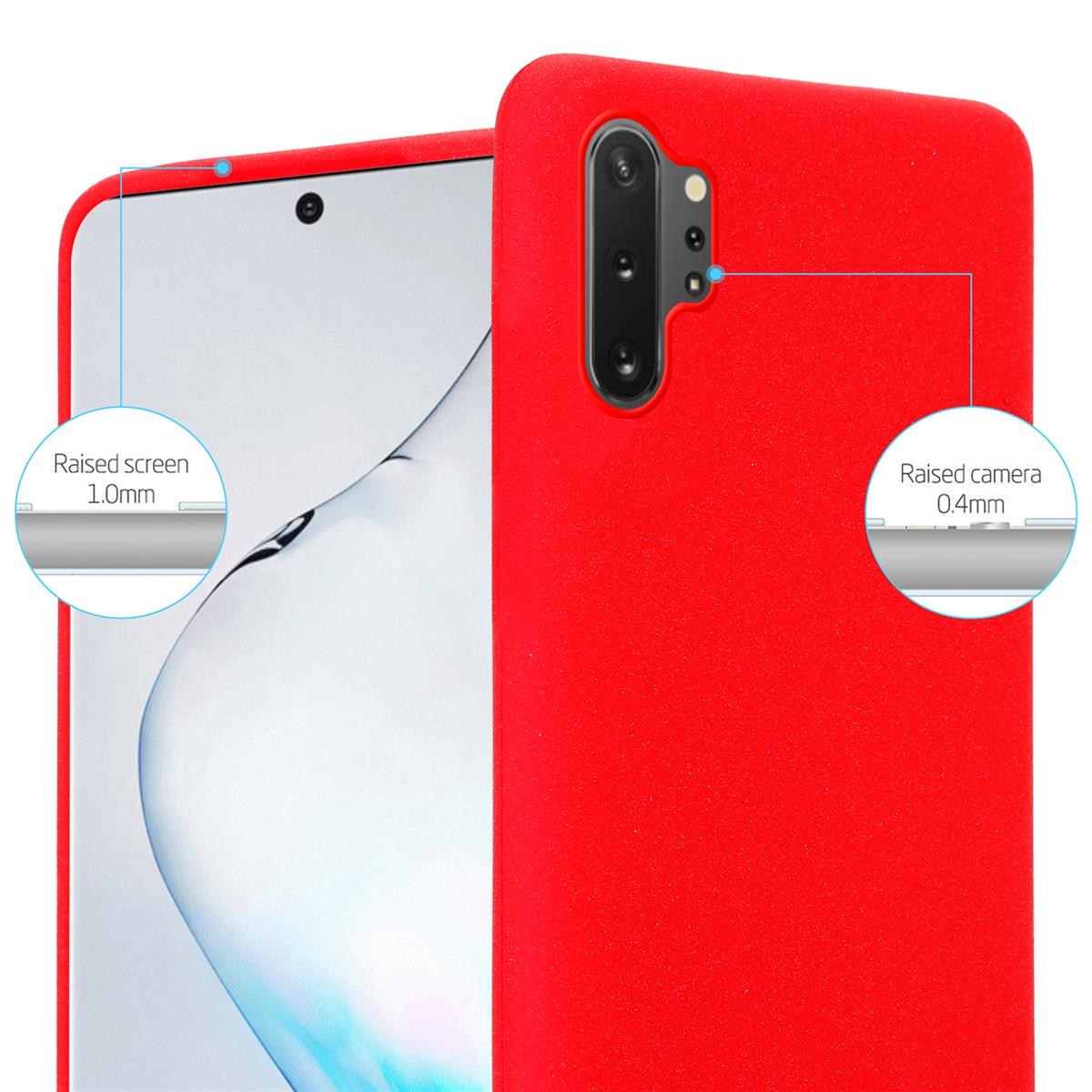 Custodia rossa per telefono con un telefono. Sfondo bianco.