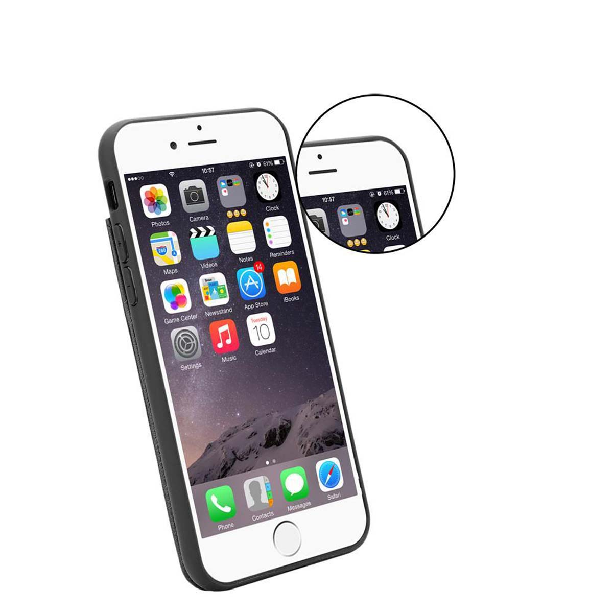 Weißes iPhone in schwarzem Case, Bildschirm zeigt App-Symbole vor verschwommenem Hintergrund.