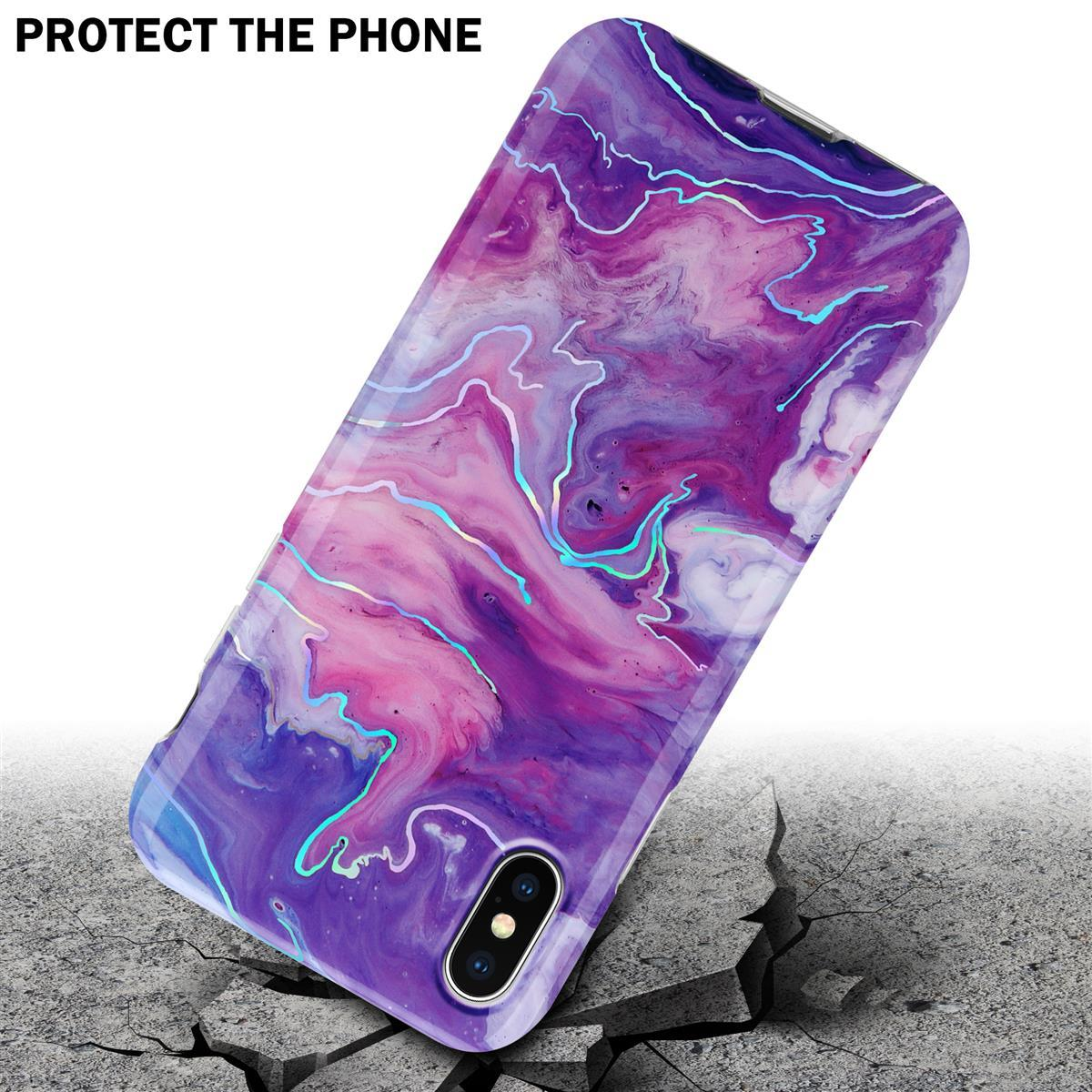 Custodia per telefono con design a spirale viola e rosa. La custodia sembra essere posizionata su una superficie incrinata.