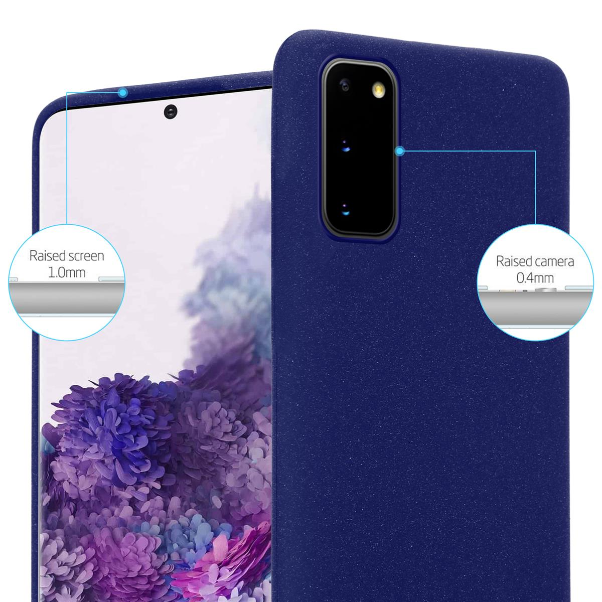 Primo piano di una custodia blu per telefono con bordi rialzati per la protezione dello schermo e della fotocamera.