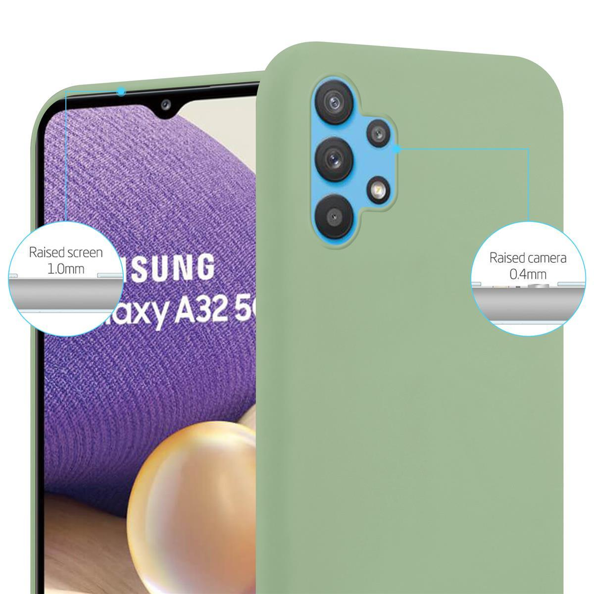 Custodia verde con telefono. Vengono evidenziati i dettagli dello schermo e della fotocamera rialzati.