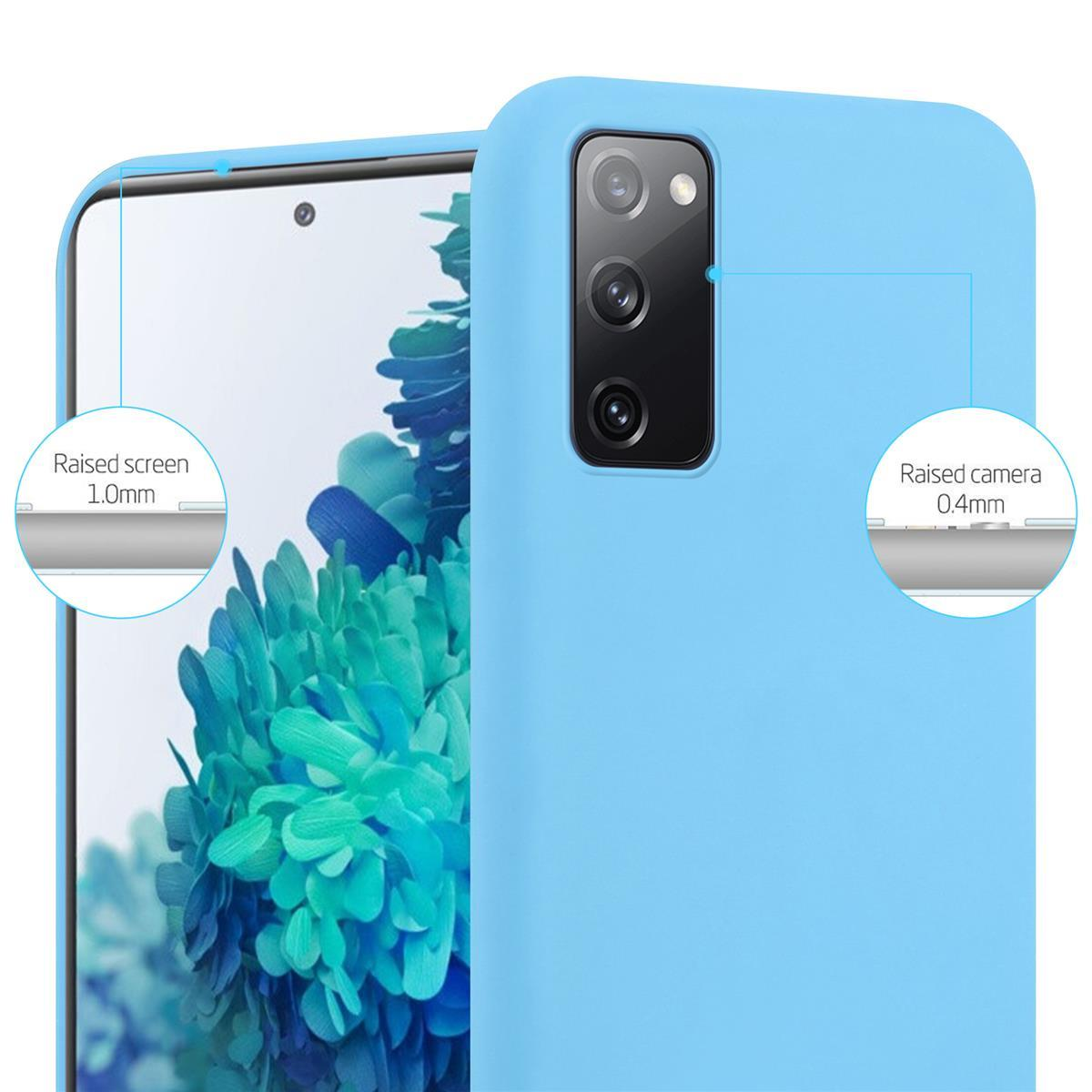 Hellblaue Handyhülle mit einem Telefon darin. Diagramme heben den Bildschirm- und Kameraschutz hervor.