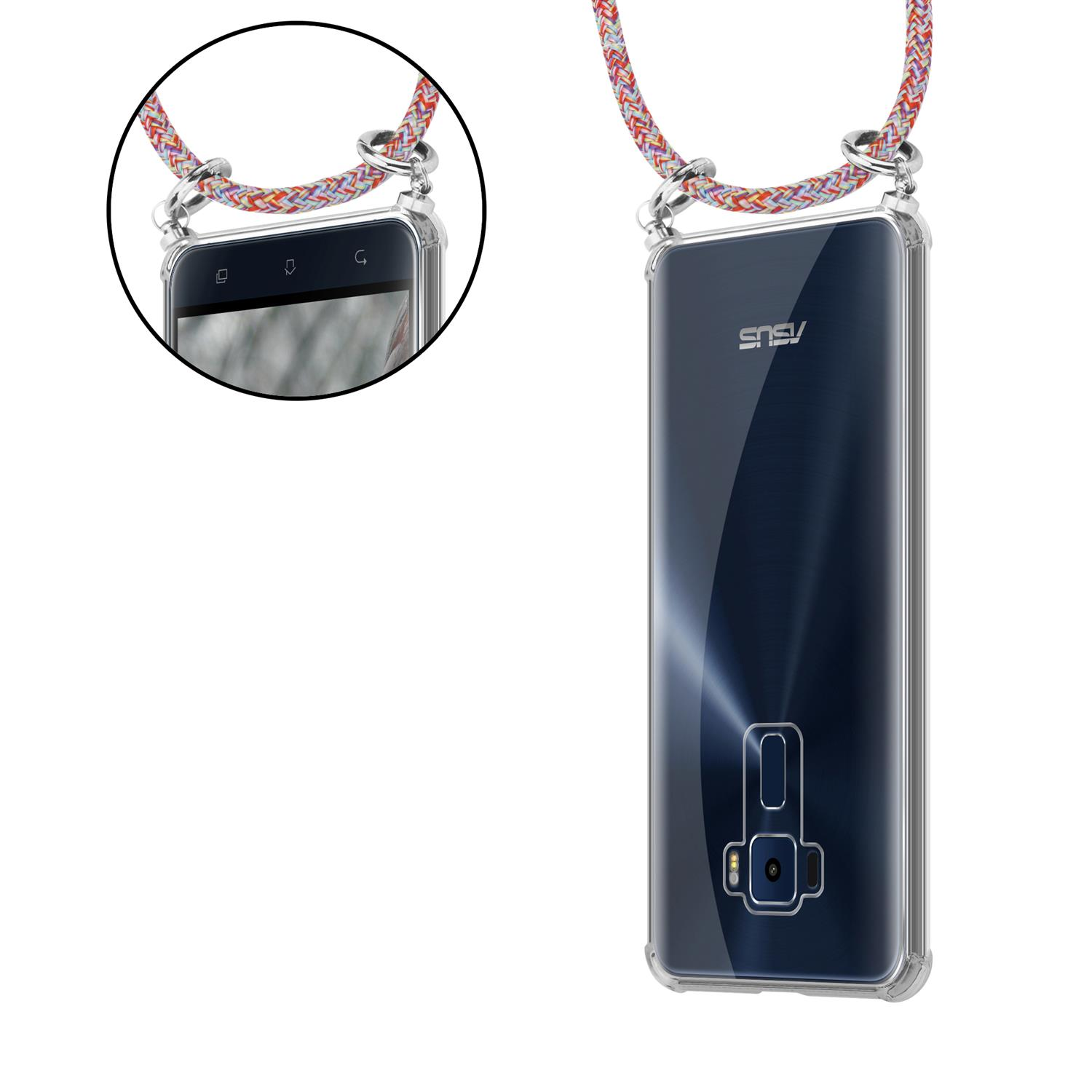 Ein Telefon in einer transparenten Hülle. Das Telefon hängt an einem rosa-weißen Schlüsselband.