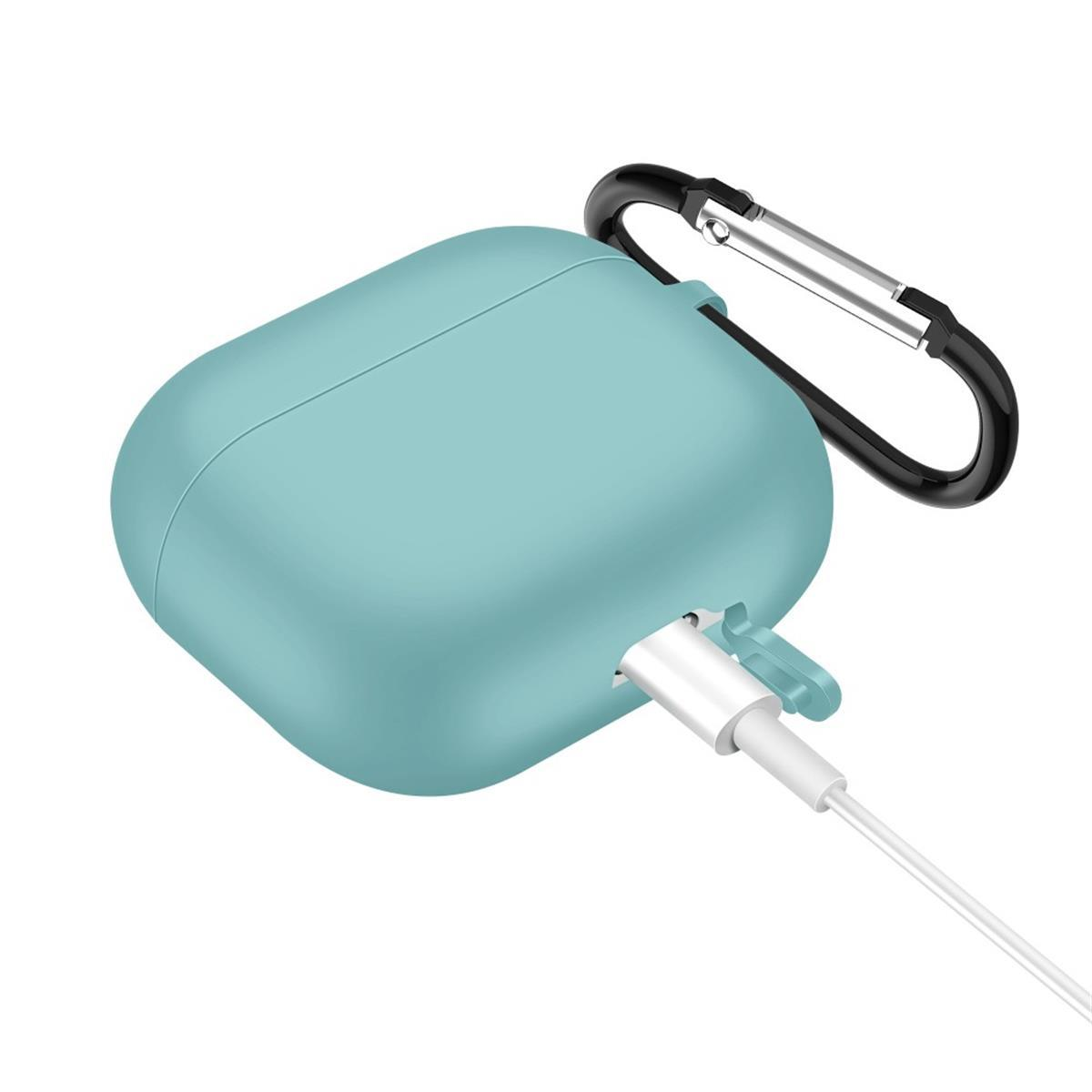 Hellblaue Hülle mit Karabiner, USB-C-Kabel eingesteckt, auf weißem Grund.