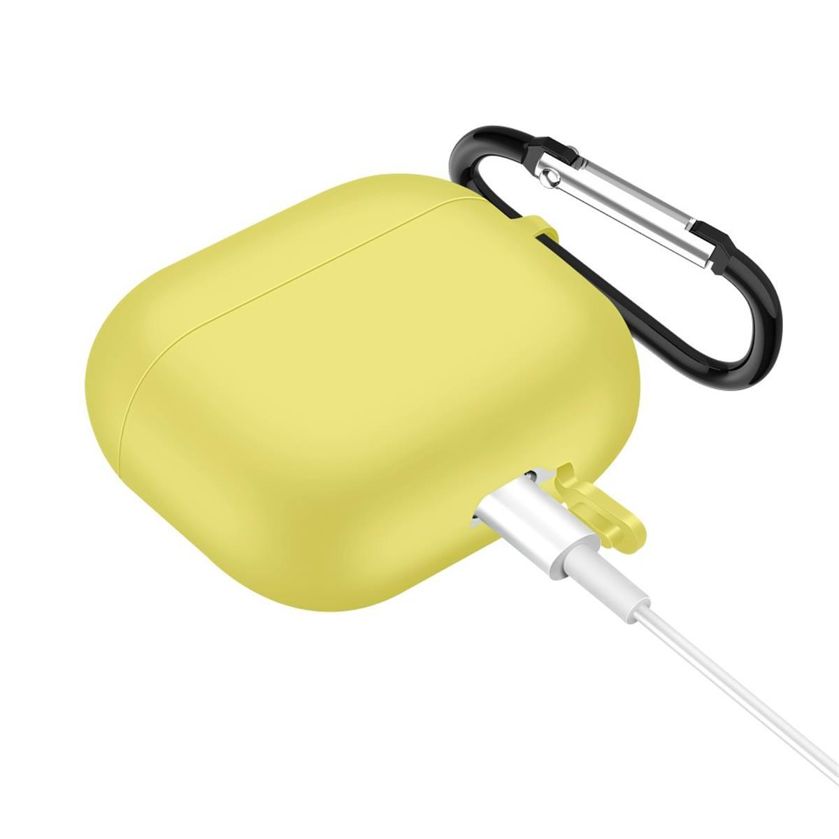 Gelbes Kopfhörer-Etui mit eingestecktem weißen Ladekabel. Schwarzer Clip.