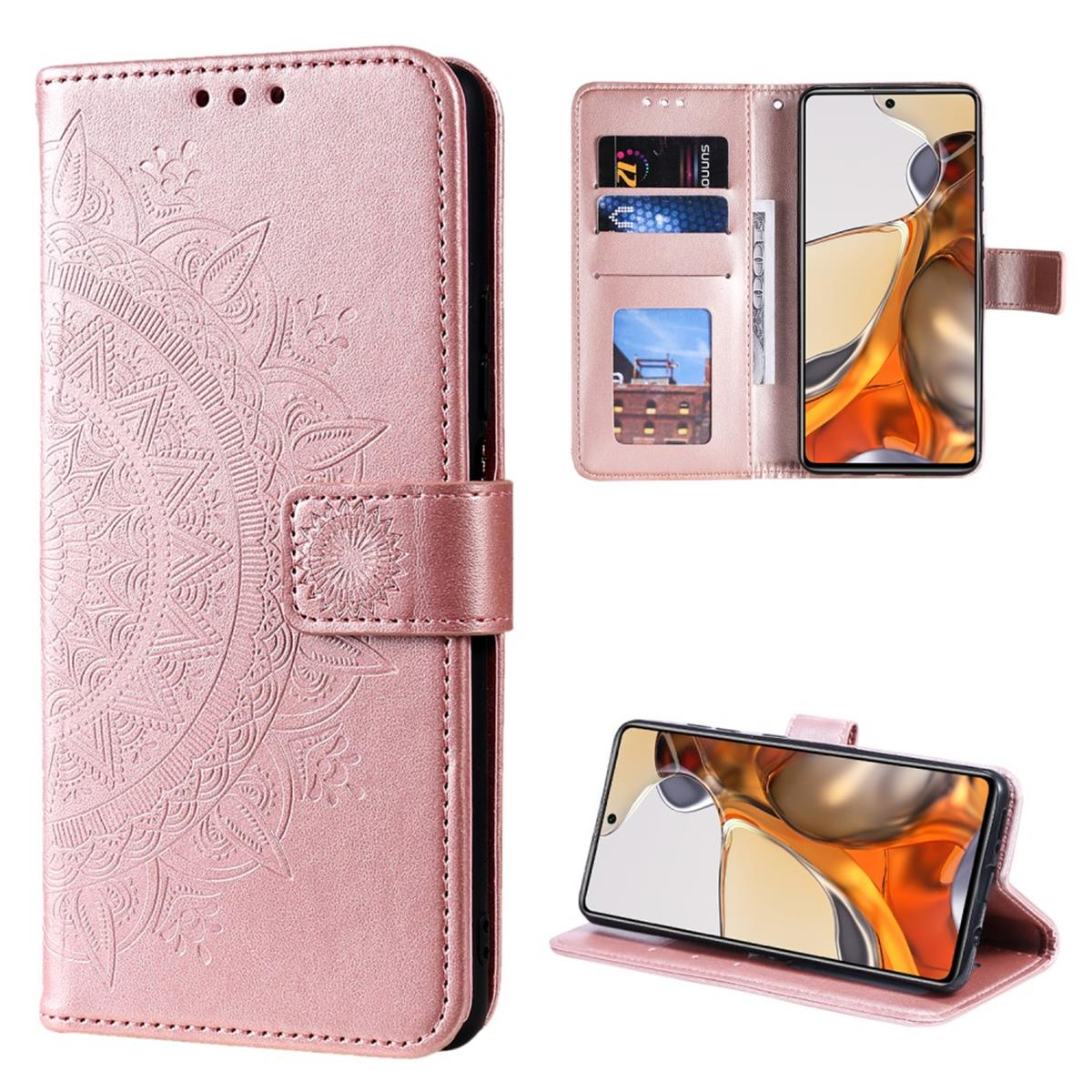 Rosa Handyhülle mit floralem Design, geschlossen, geöffnet mit Telefon im Inneren. Weißer Hintergrund.