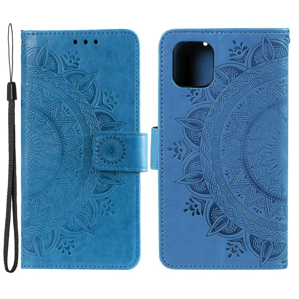 Eine blaue Handyhülle, offen, mit Mandala-Design und Riemen, Telefon innen zeigend.