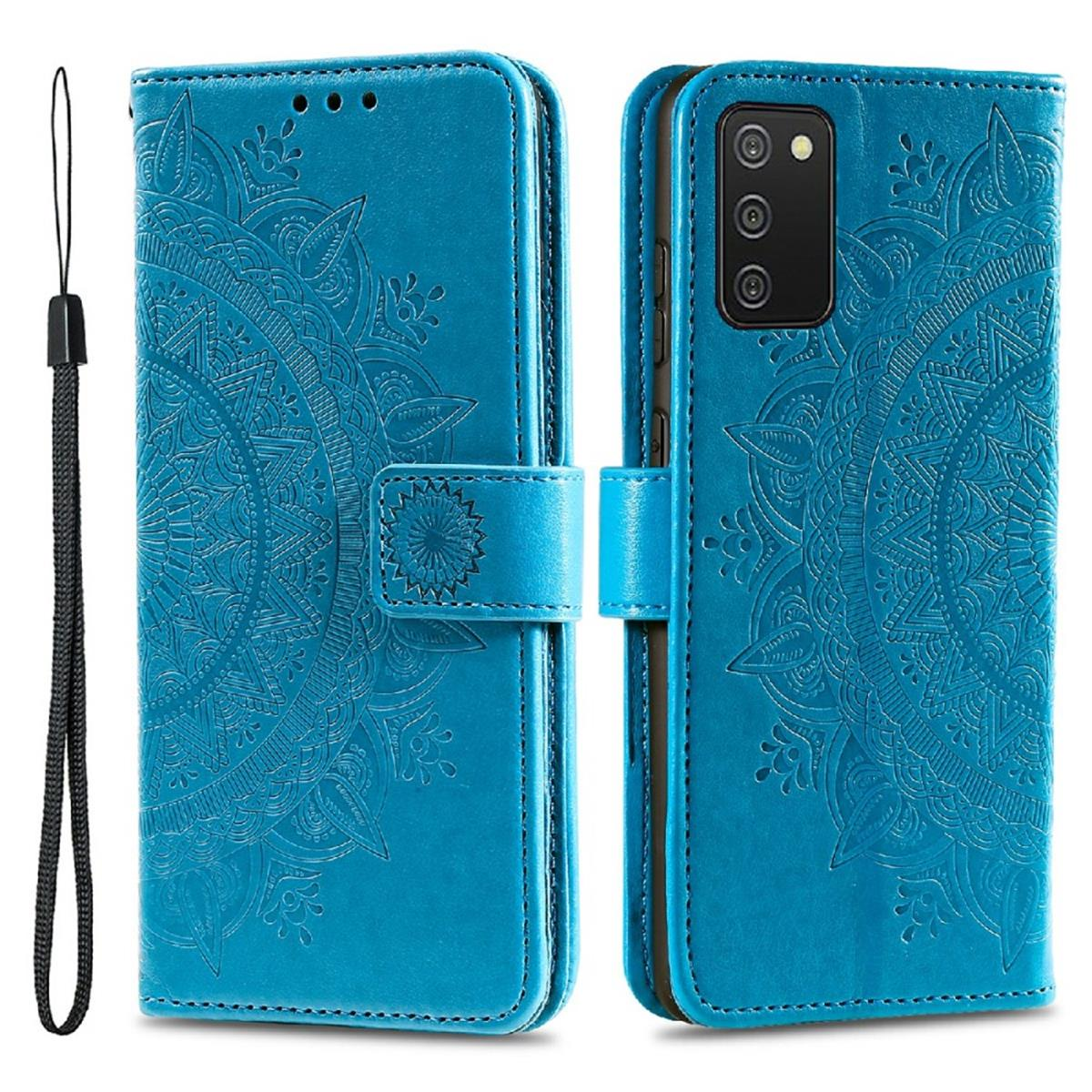 Offene blaue Handyhülle mit Mandala-Design. Riemen an der Seite. Das Telefon ist nicht eingesetzt.