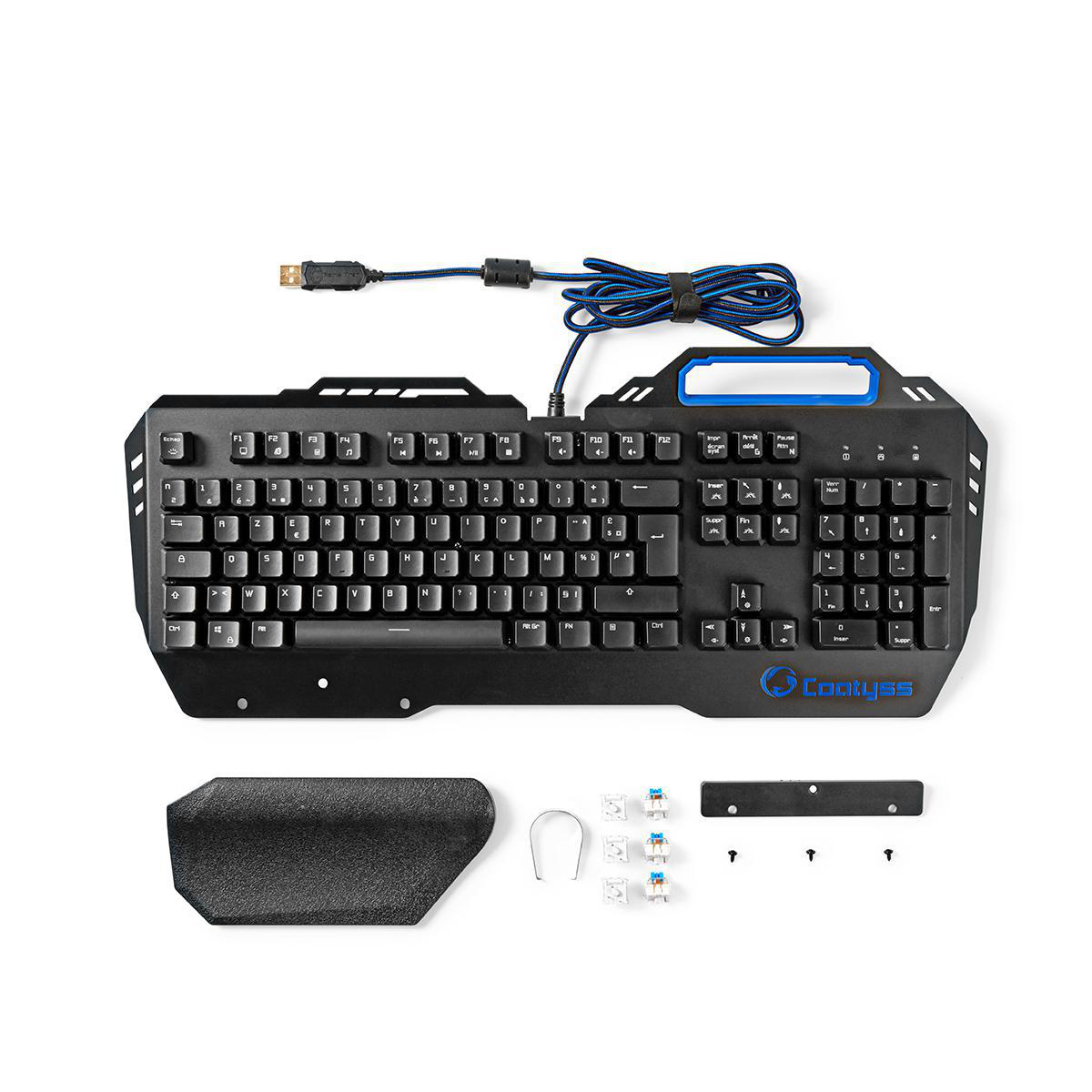 Schwarze Gaming-Tastatur mit blauen Akzenten und Handballenauflage sowie verschiedene Ersatzteile.
