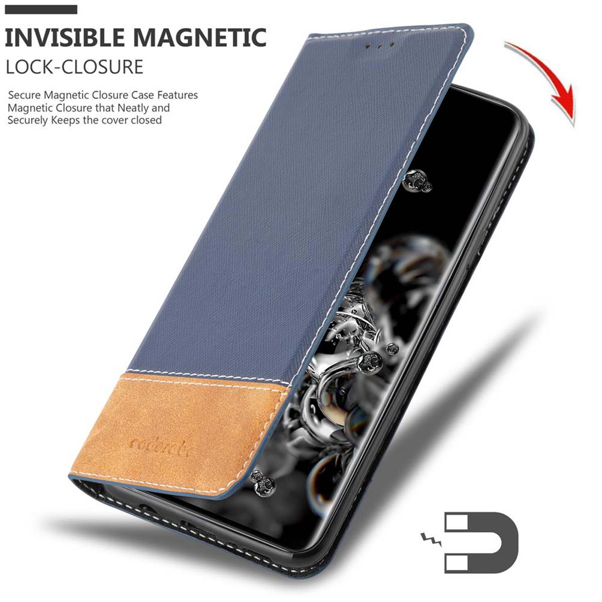 Una custodia per telefono blu e beige è aperta, rivelando un telefono. C'è una chiusura magnetica.
