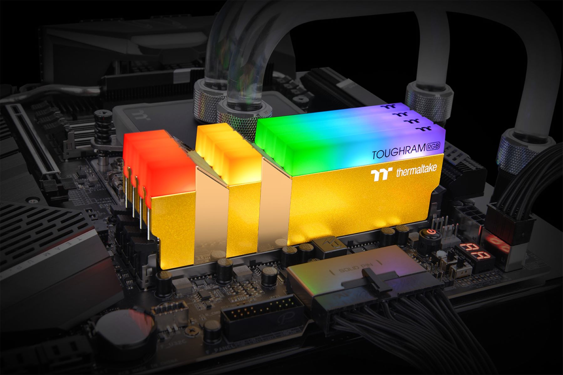 THERMALTAKE Arbeitsspeicher DDR4 Gold 16 Metallic TOUGHRAM RGB GB