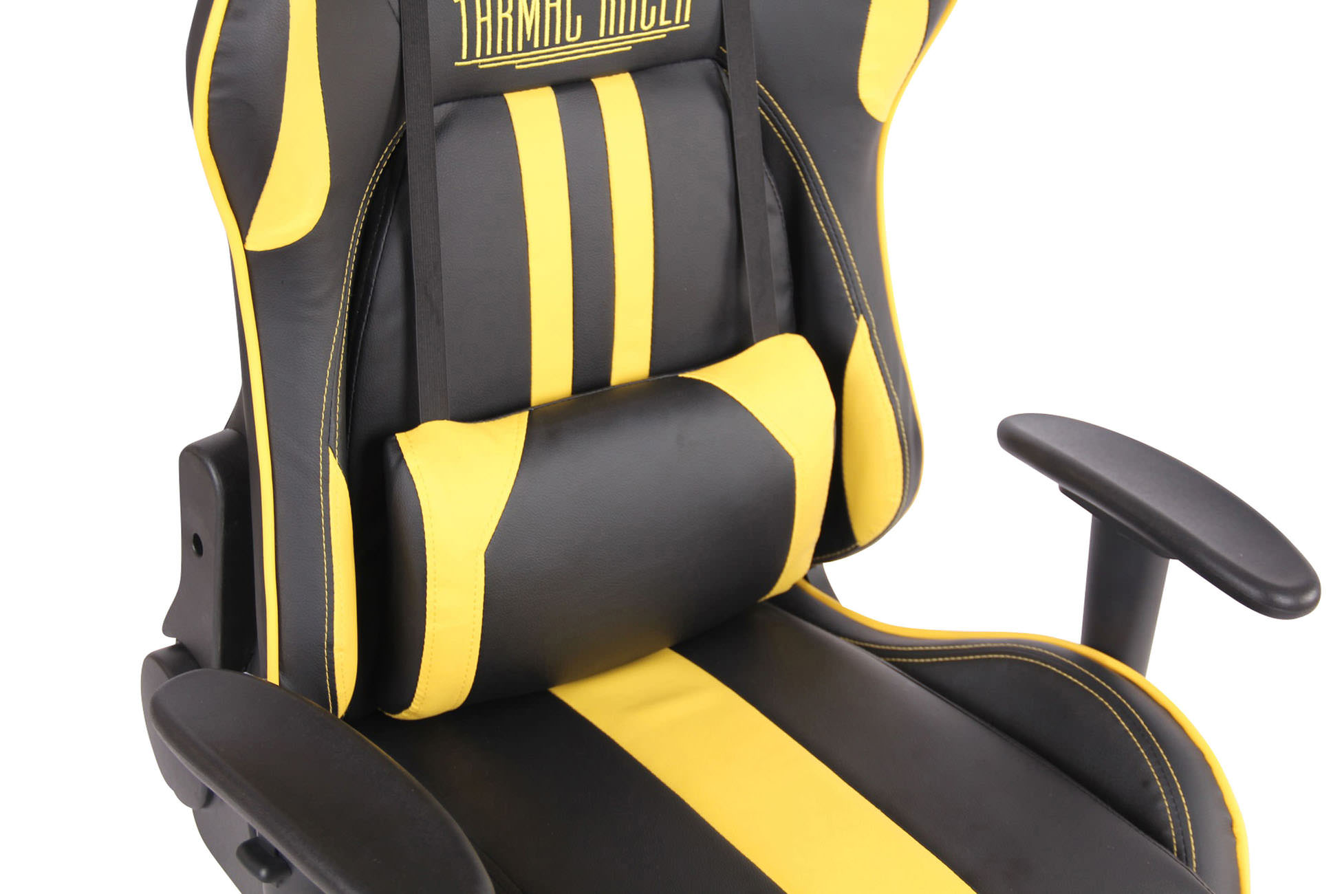Gaming-Stuhl mit schwarzem und gelbem Design. Nahaufnahme.